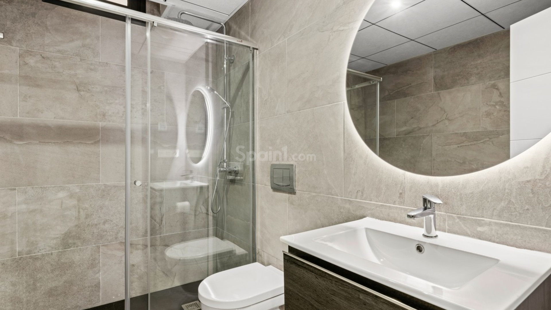 Resale - Villa -
Cabo Roig