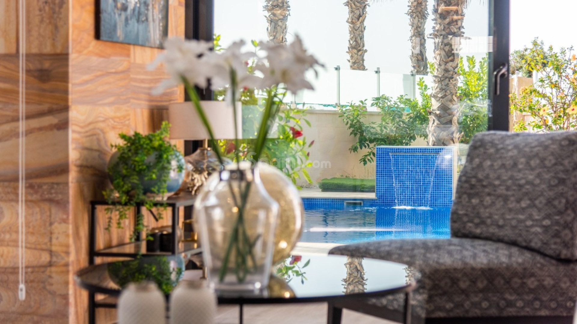 Resale - Villa -
Cabo Roig