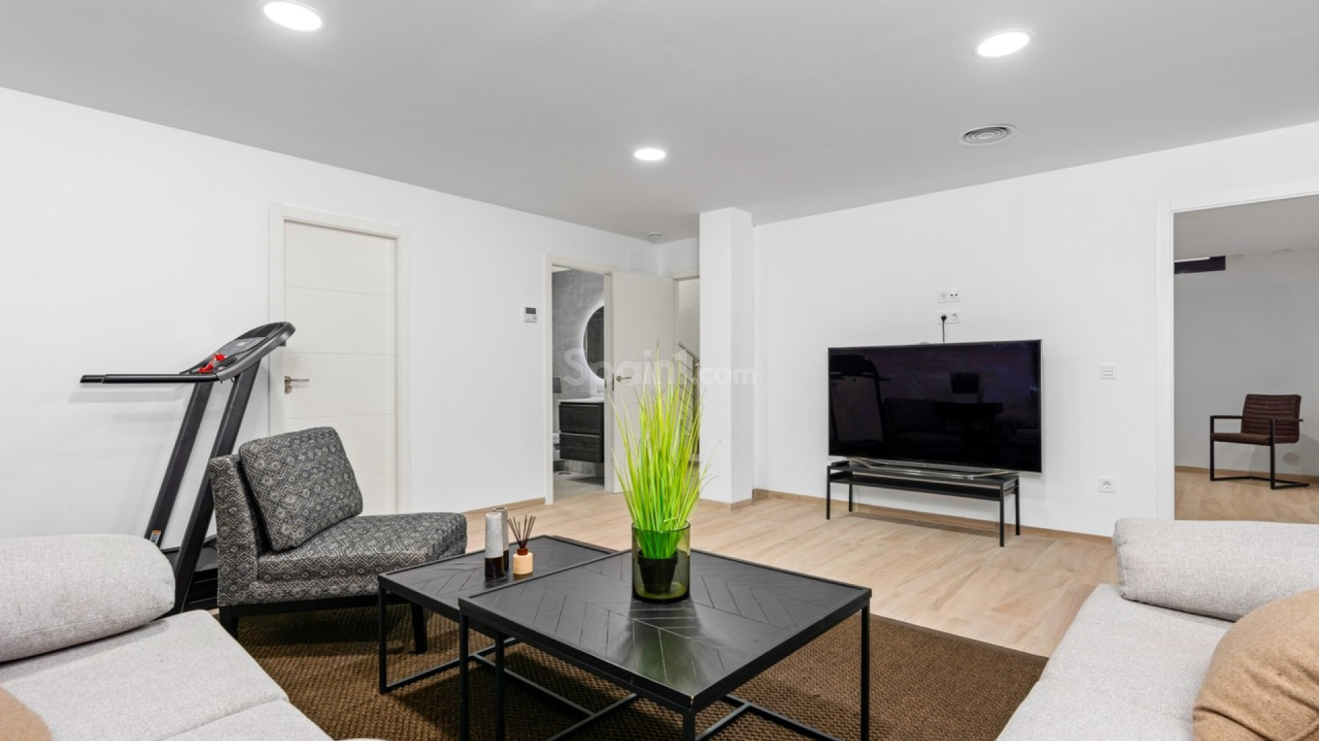 Resale - Villa -
Cabo Roig