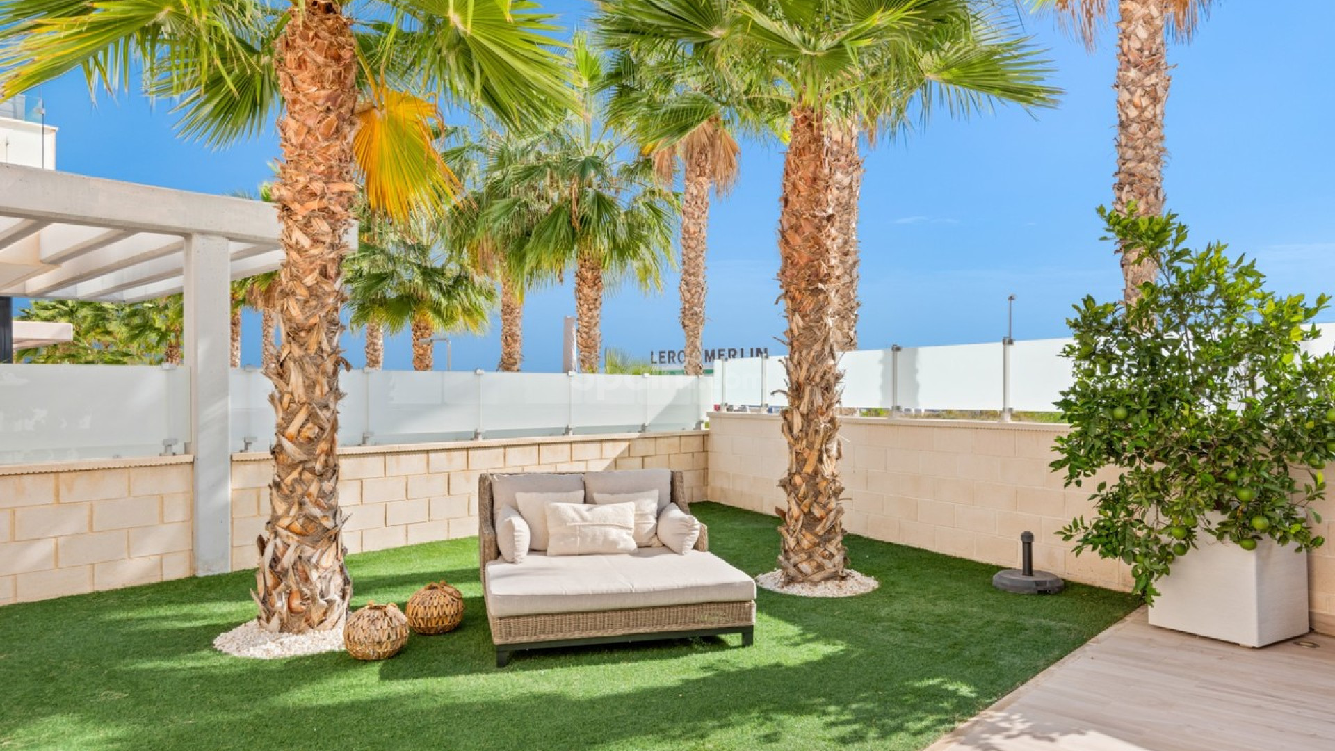 Resale - Villa -
Cabo Roig