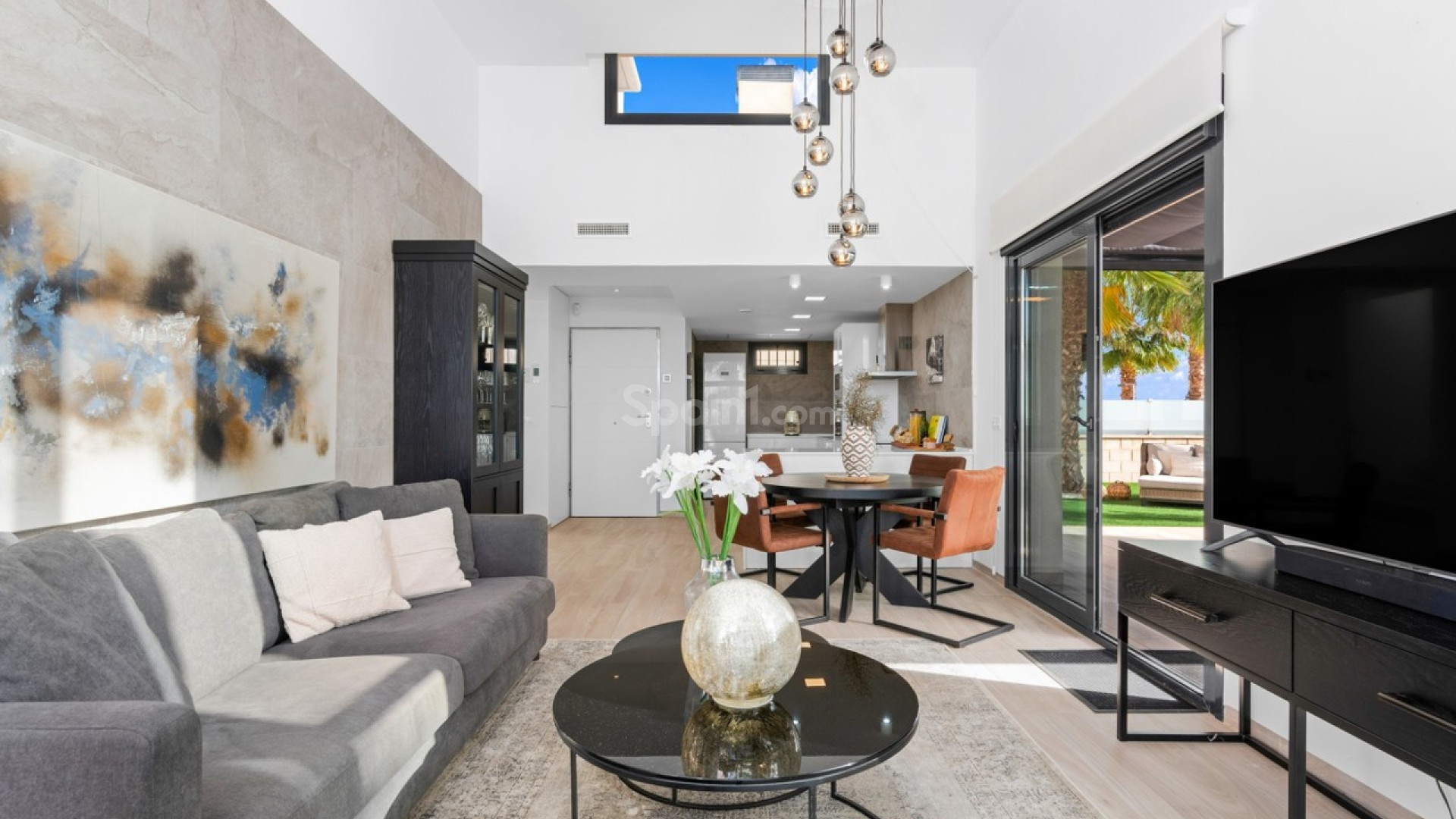 Resale - Villa -
Cabo Roig