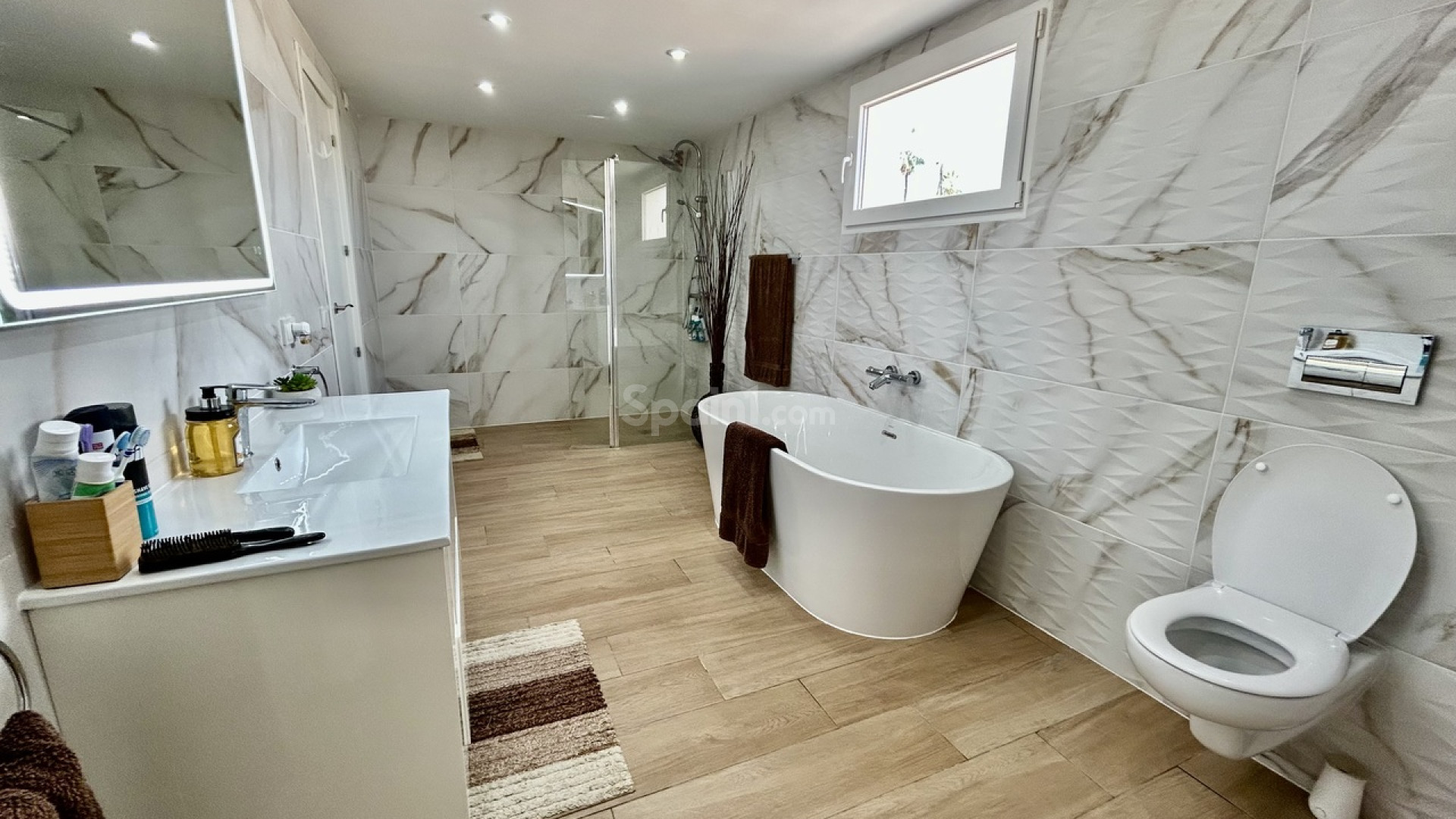 Resale - Villa -
Cabo Roig