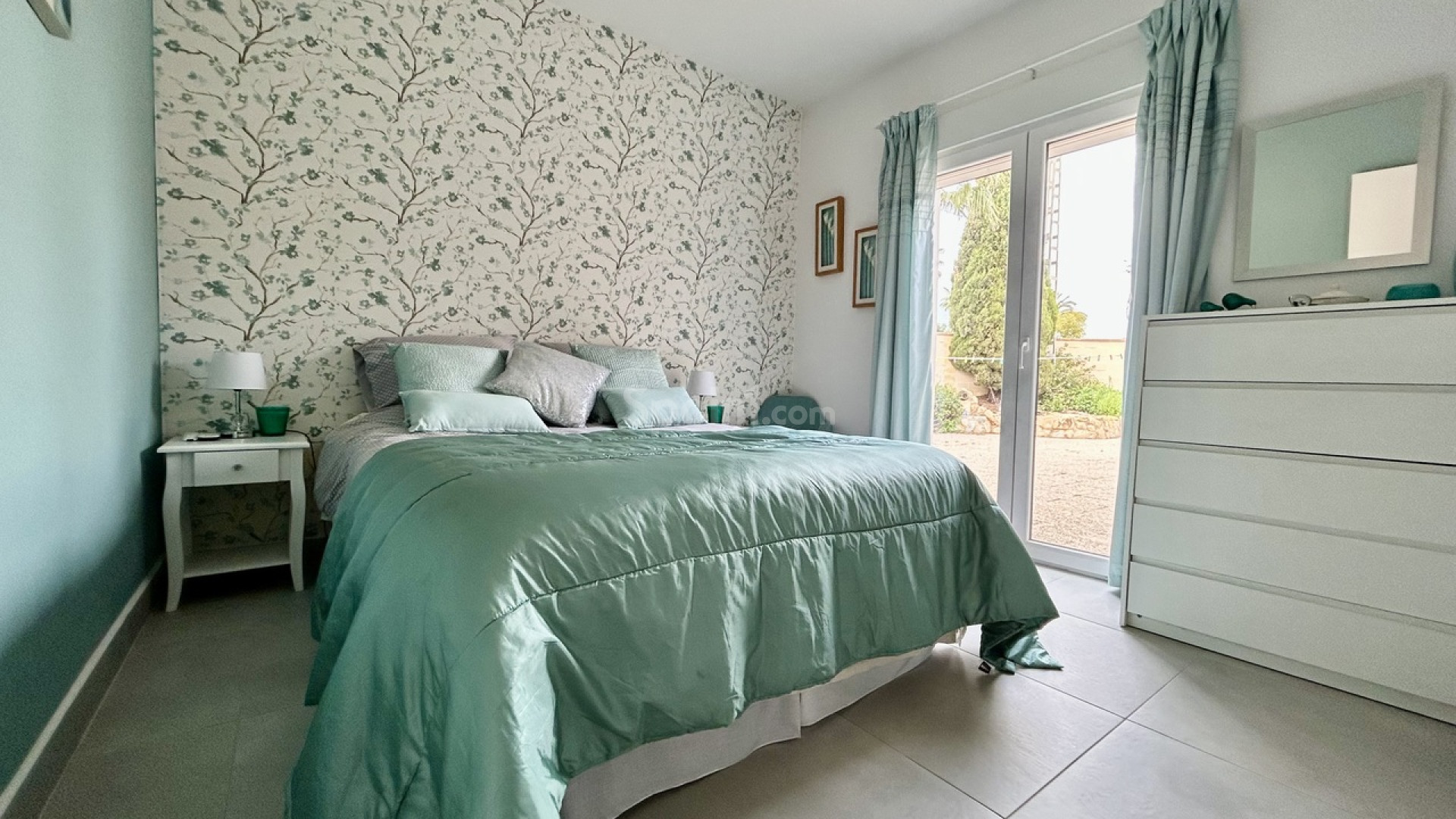 Resale - Villa -
Cabo Roig