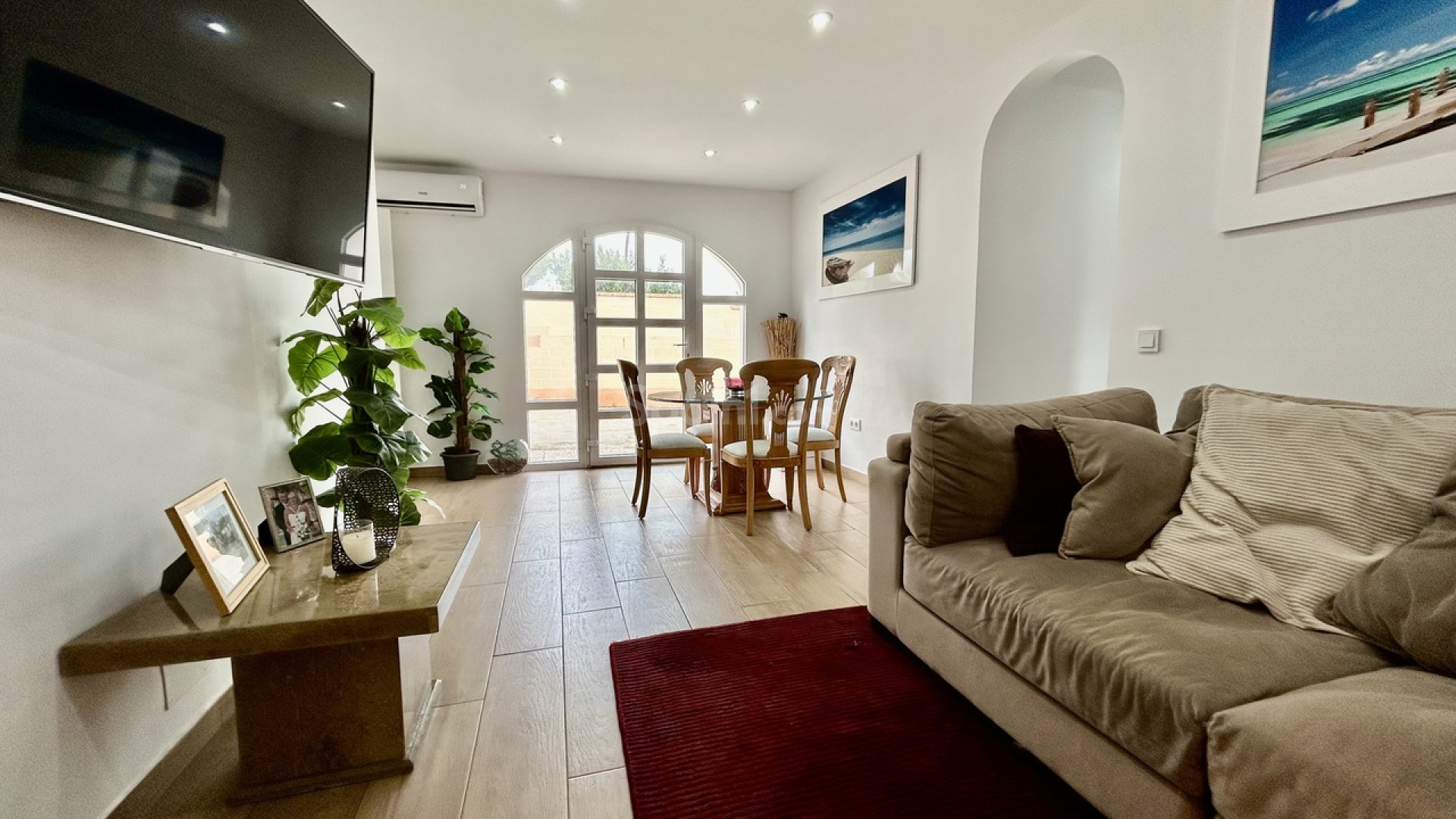 Resale - Villa -
Cabo Roig