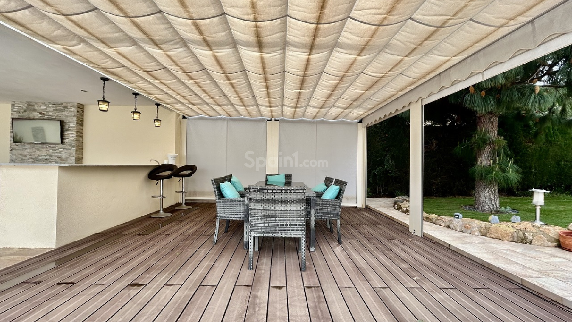 Resale - Villa -
Cabo Roig