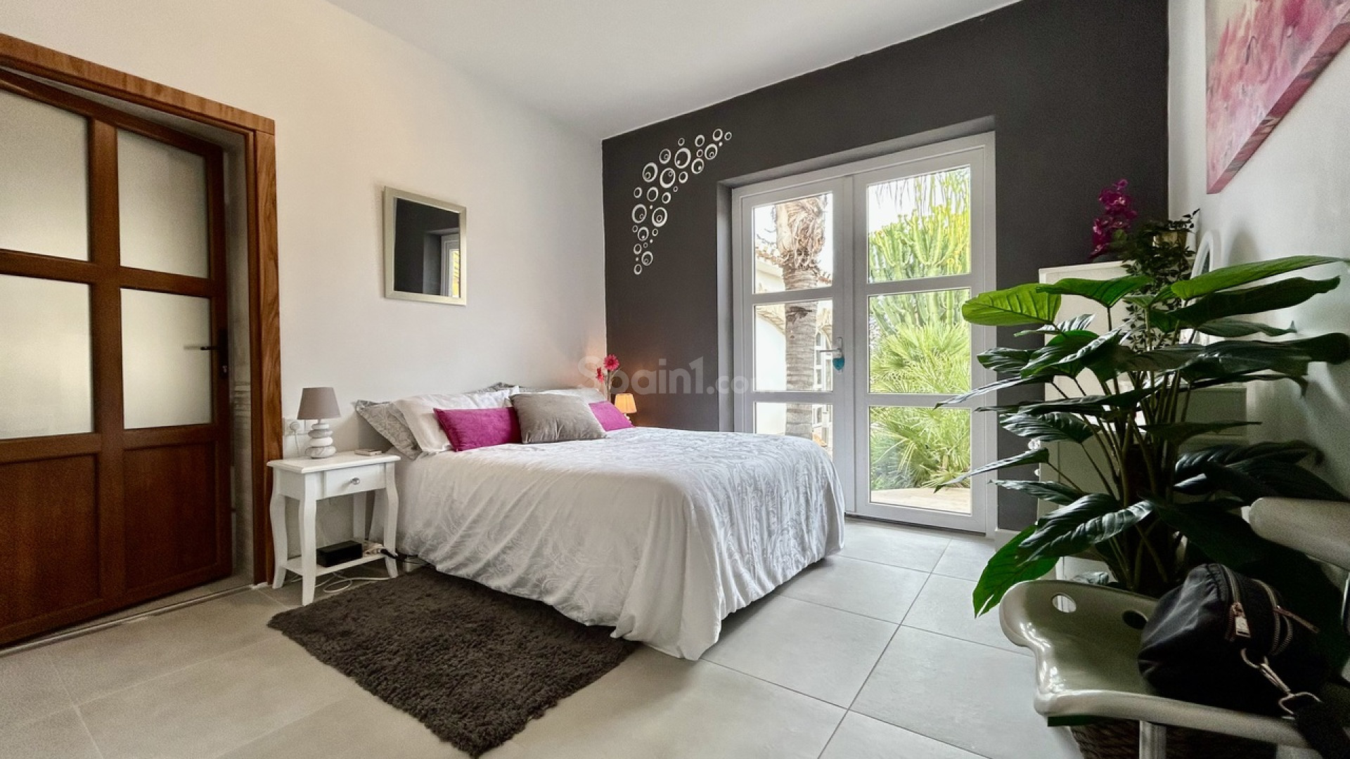 Resale - Villa -
Cabo Roig