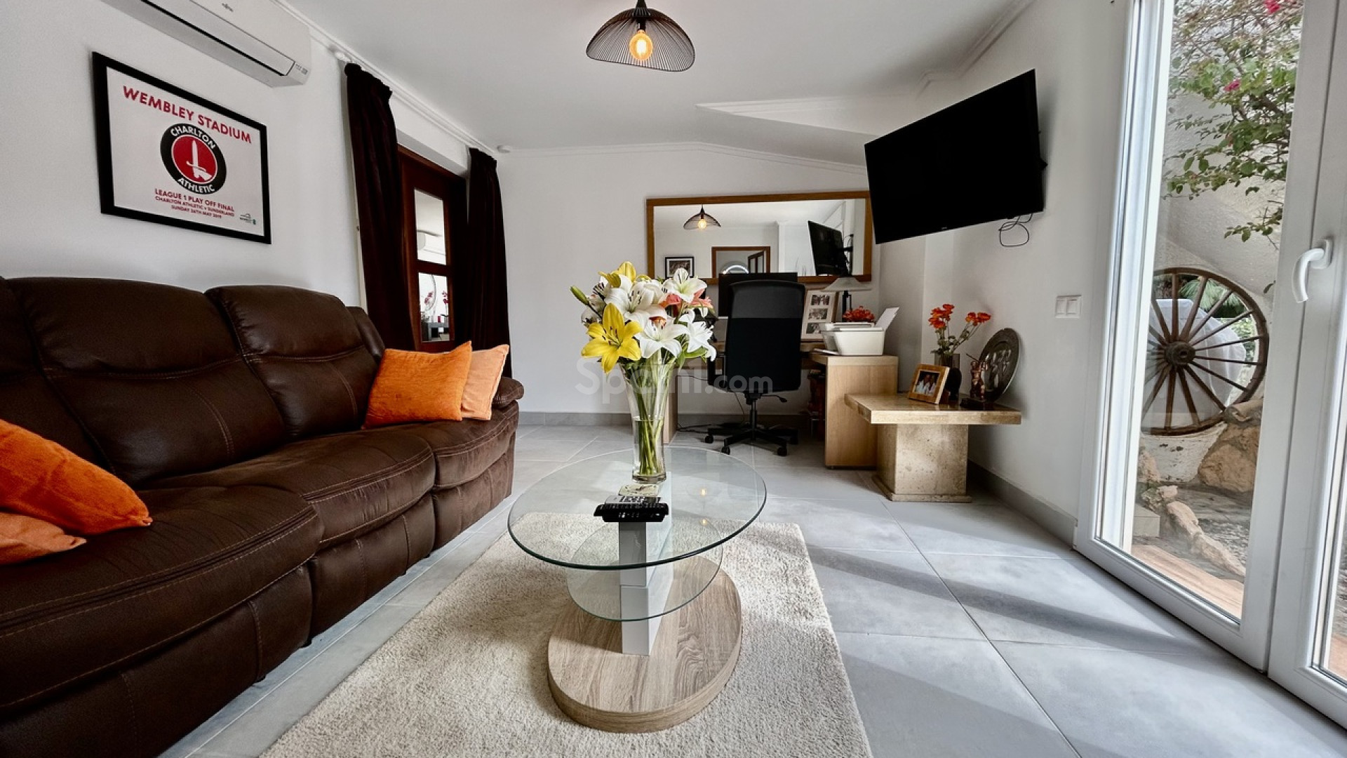 Resale - Villa -
Cabo Roig