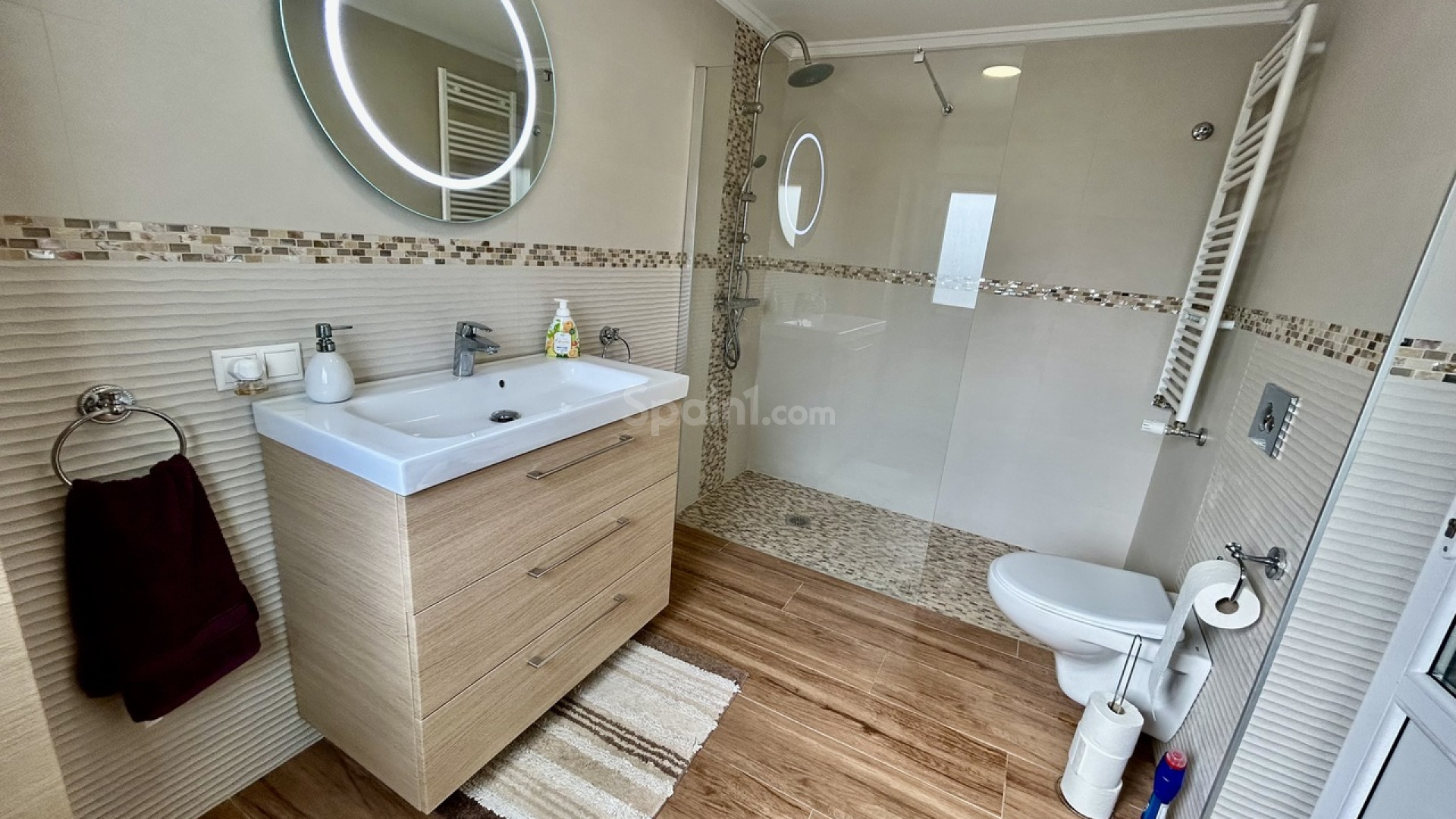 Resale - Villa -
Cabo Roig