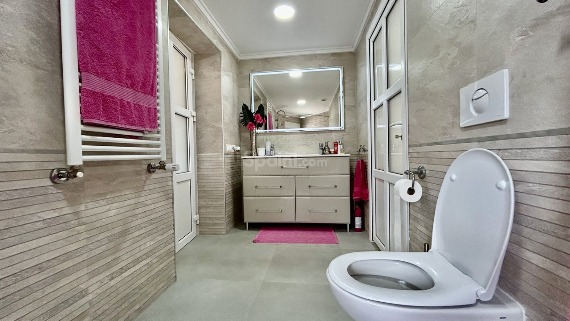 Resale - Villa -
Cabo Roig