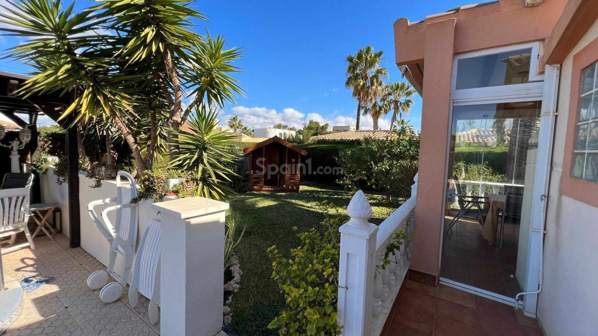 Resale - Villa -
Cabo Roig
