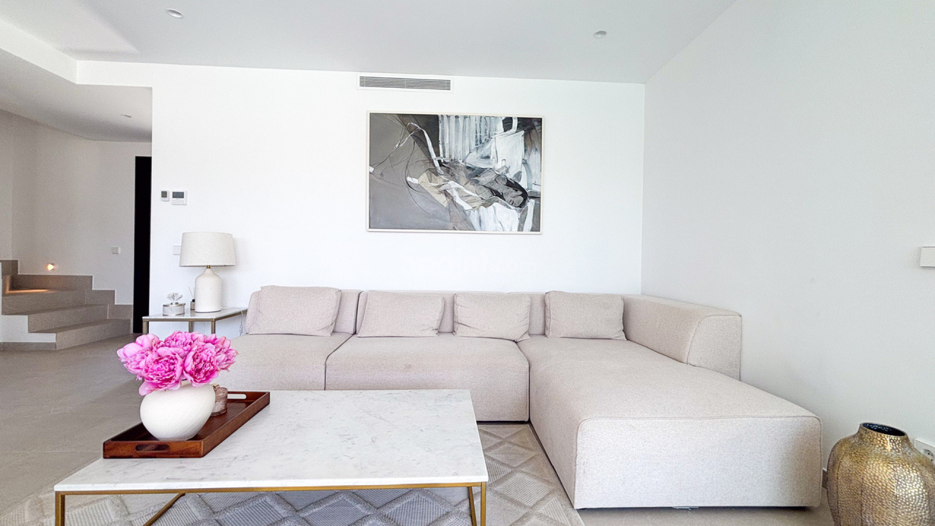 Resale - Villa -
Cabo Roig