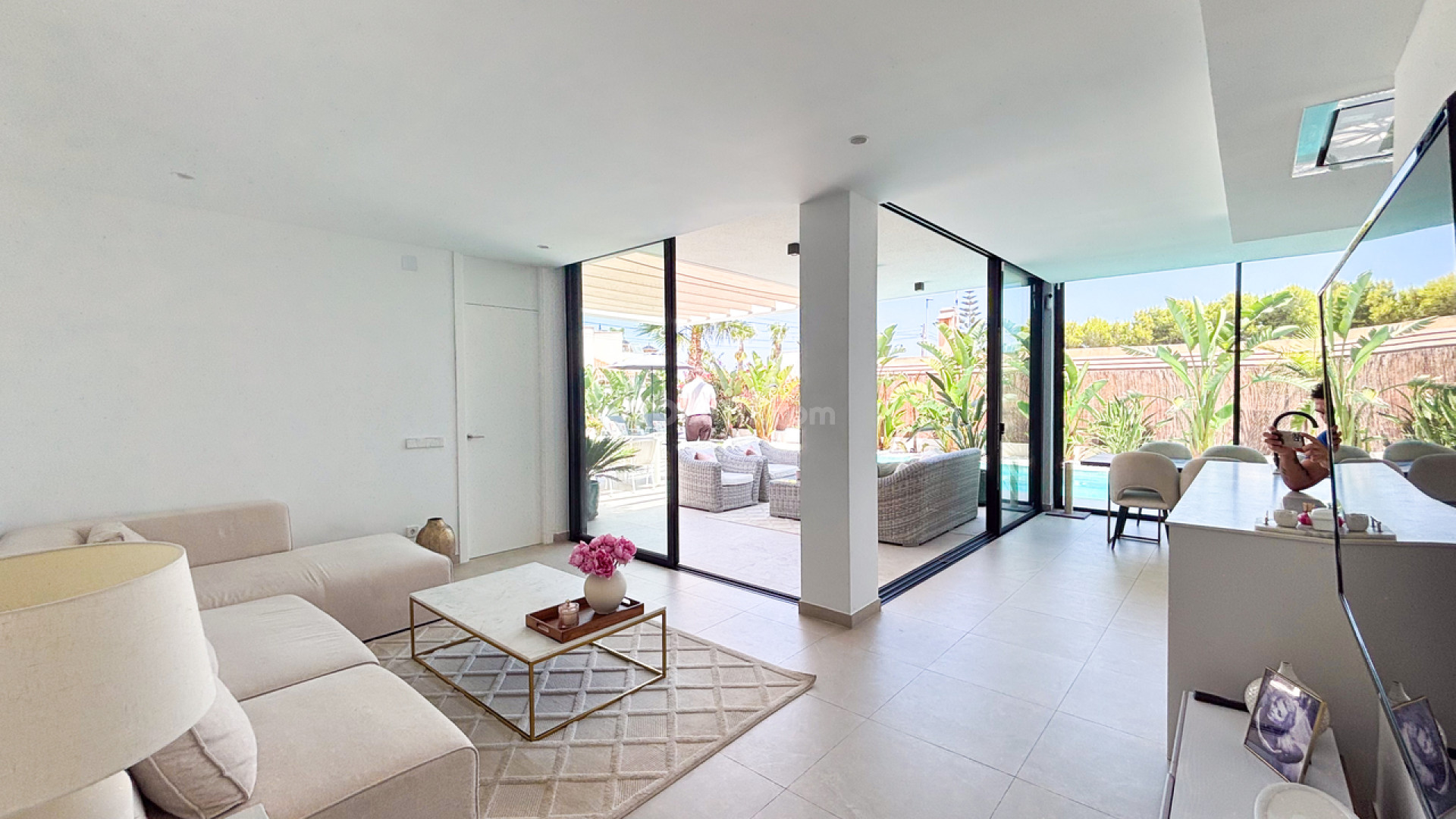 Resale - Villa -
Cabo Roig