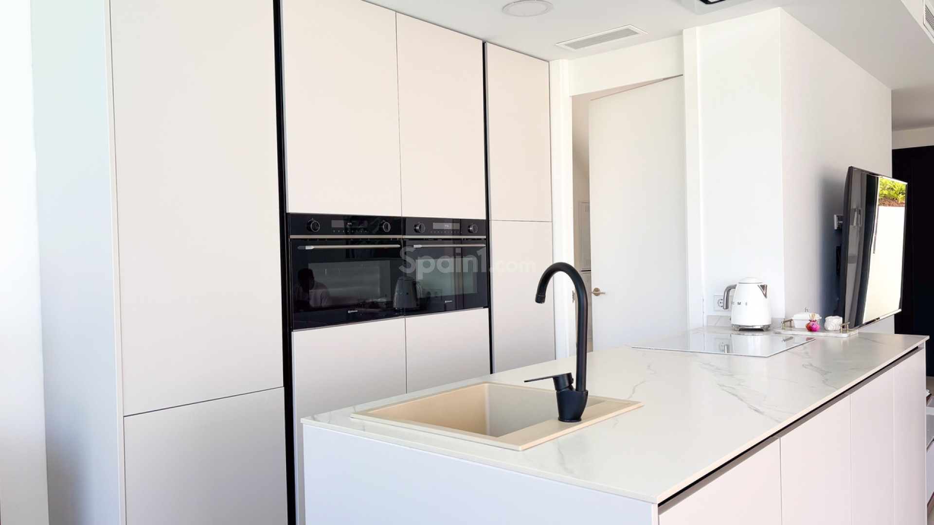 Resale - Villa -
Cabo Roig