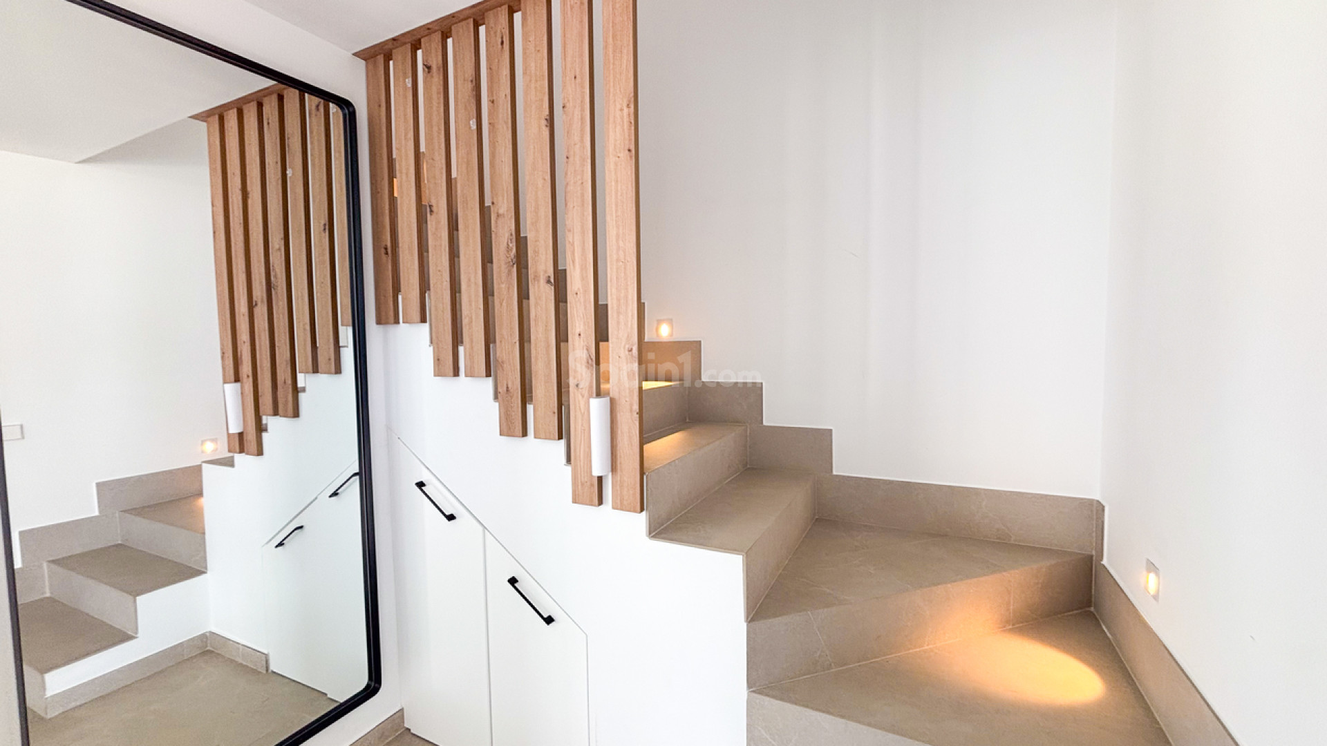 Resale - Villa -
Cabo Roig