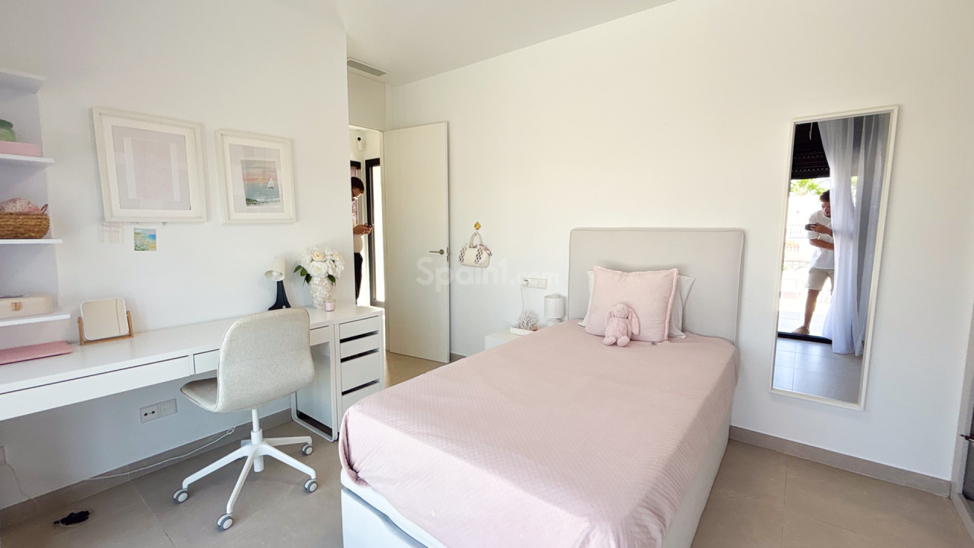 Resale - Villa -
Cabo Roig