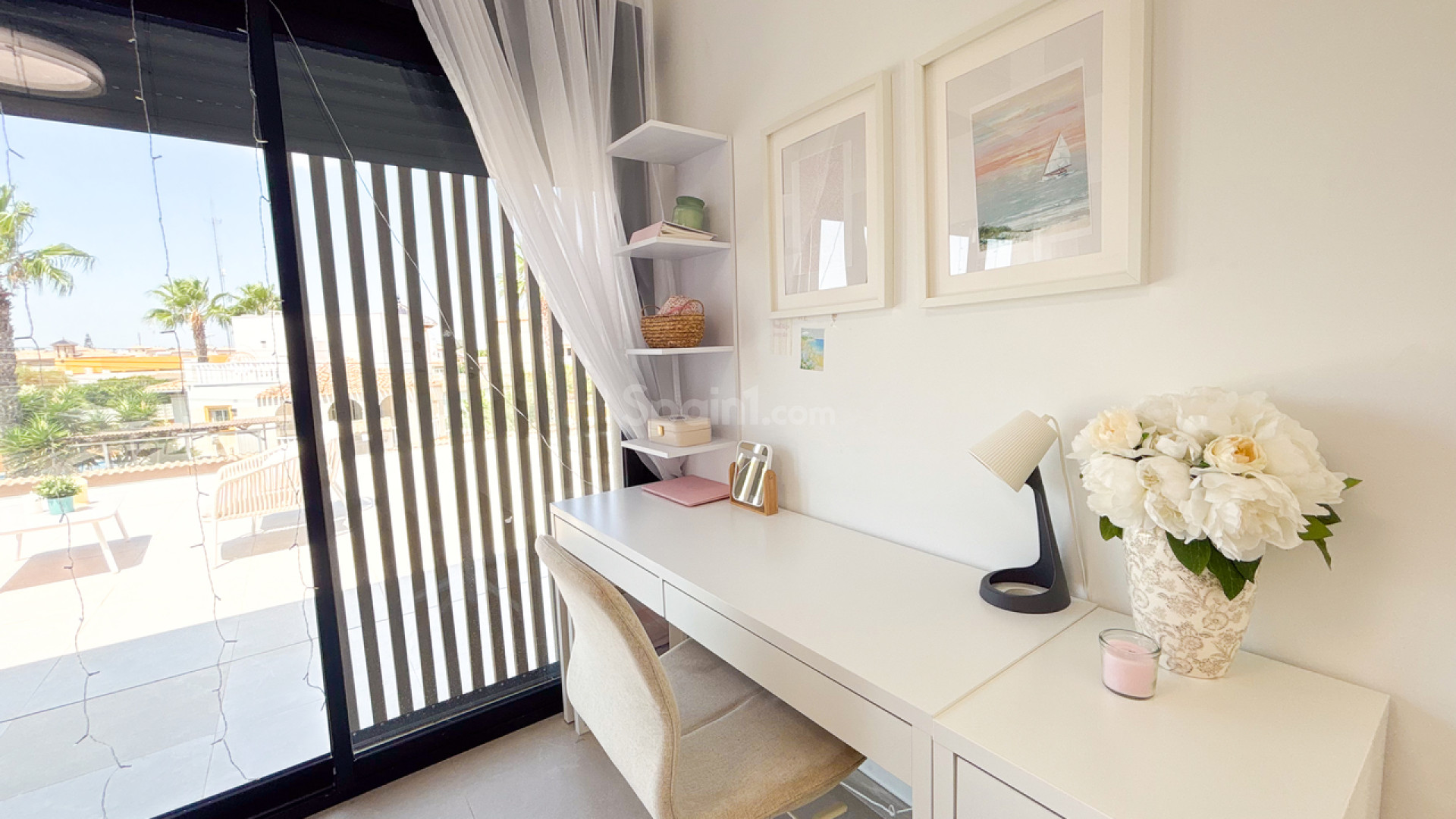 Resale - Villa -
Cabo Roig