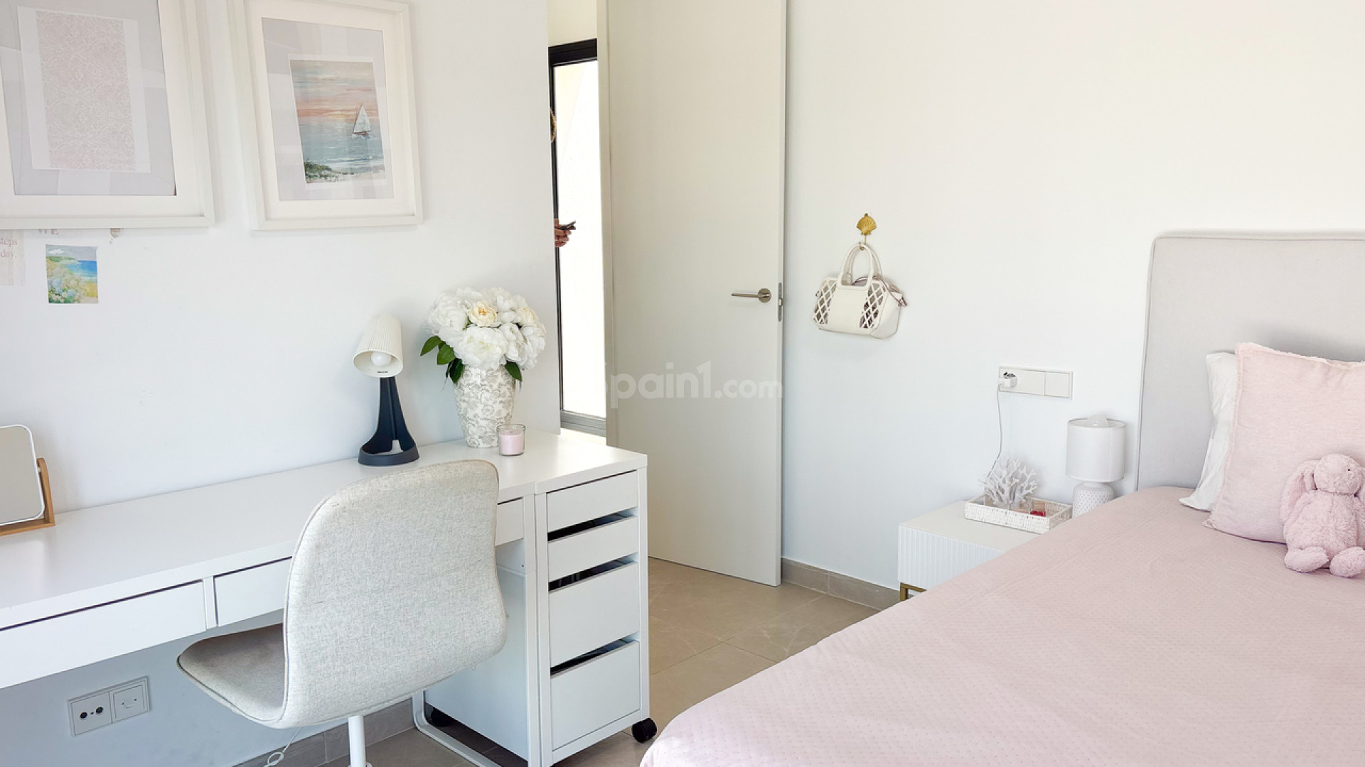 Resale - Villa -
Cabo Roig