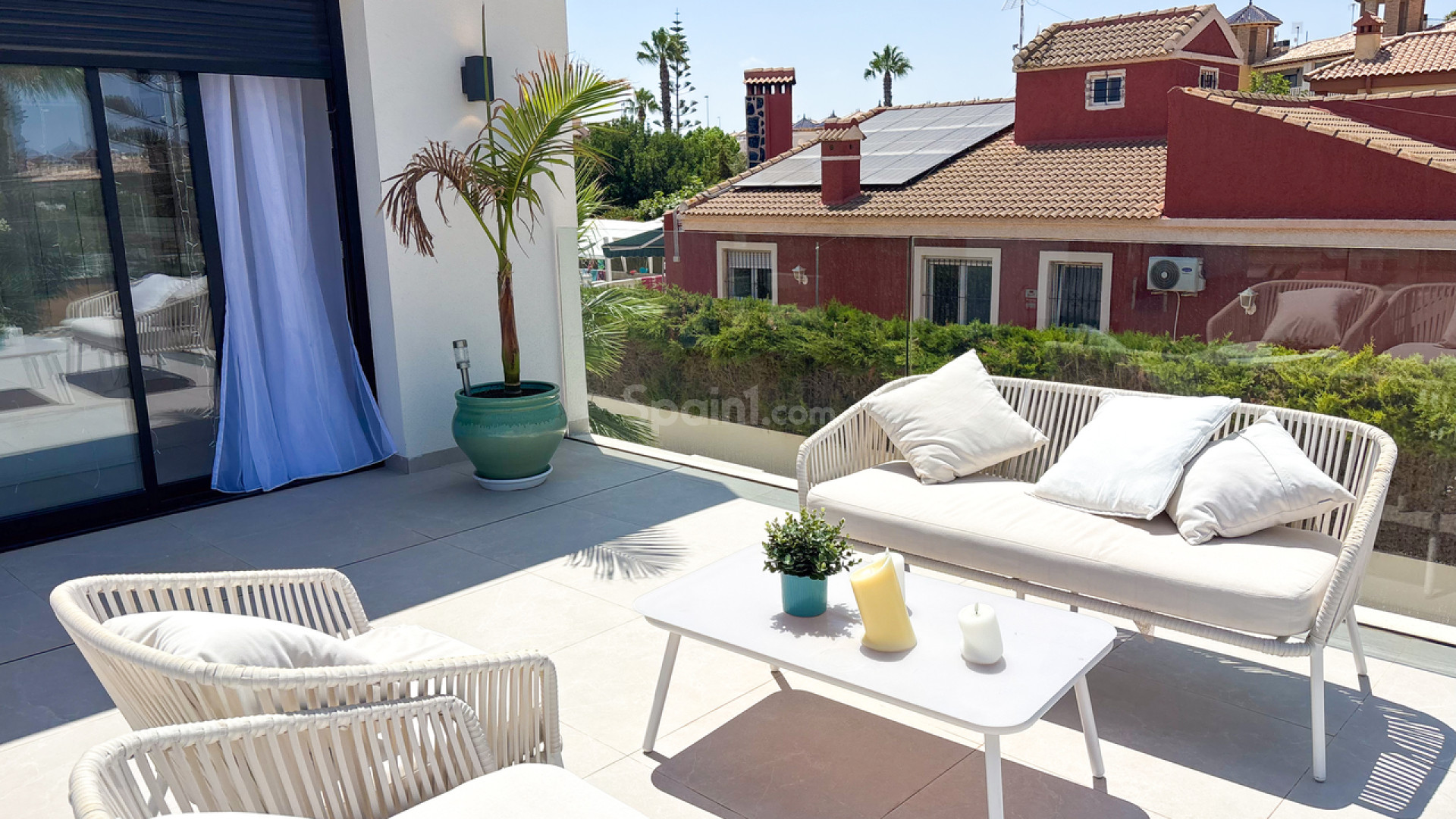 Resale - Villa -
Cabo Roig