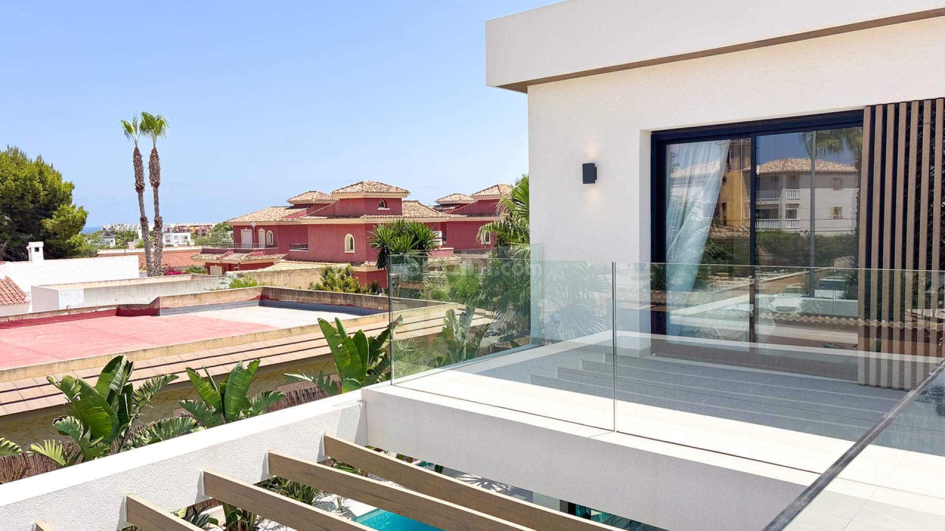 Resale - Villa -
Cabo Roig
