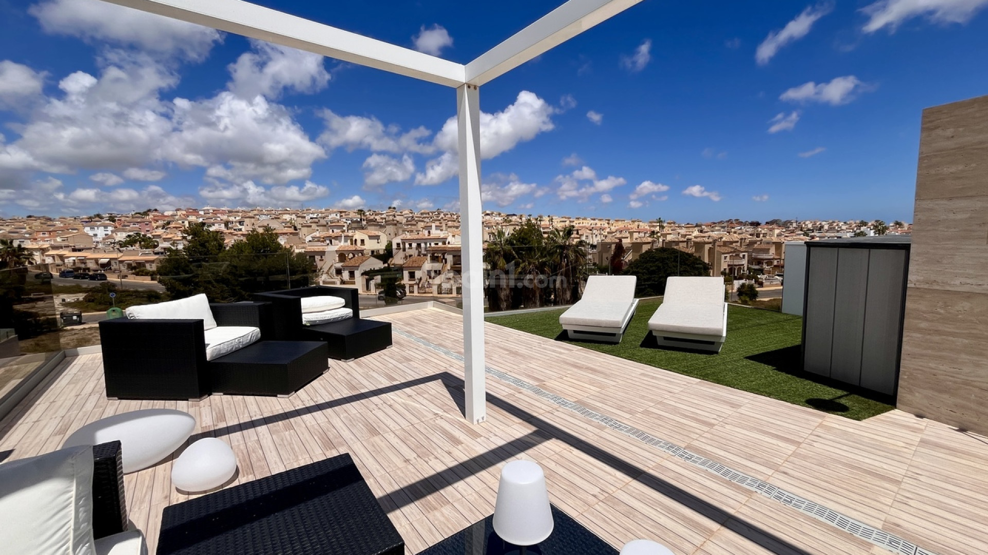 Resale - Villa -
Campoamor R-5