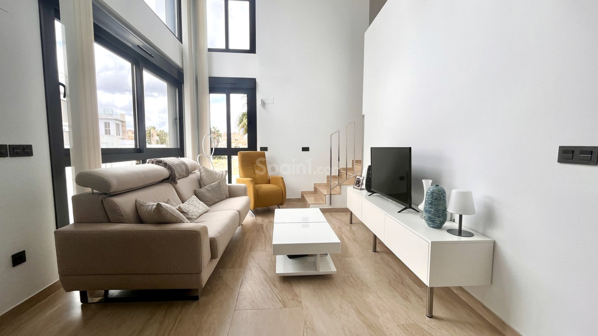 Resale - Villa -
Campoamor R-5