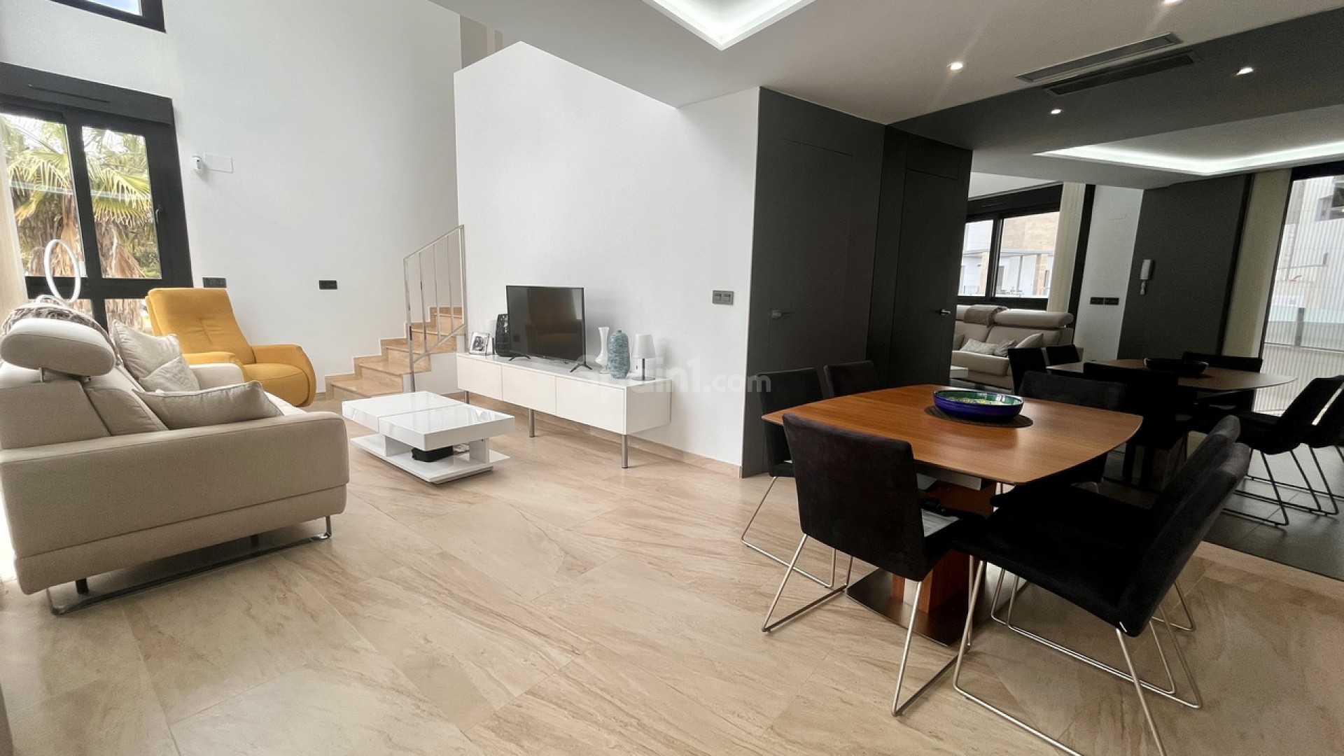 Resale - Villa -
Campoamor R-5