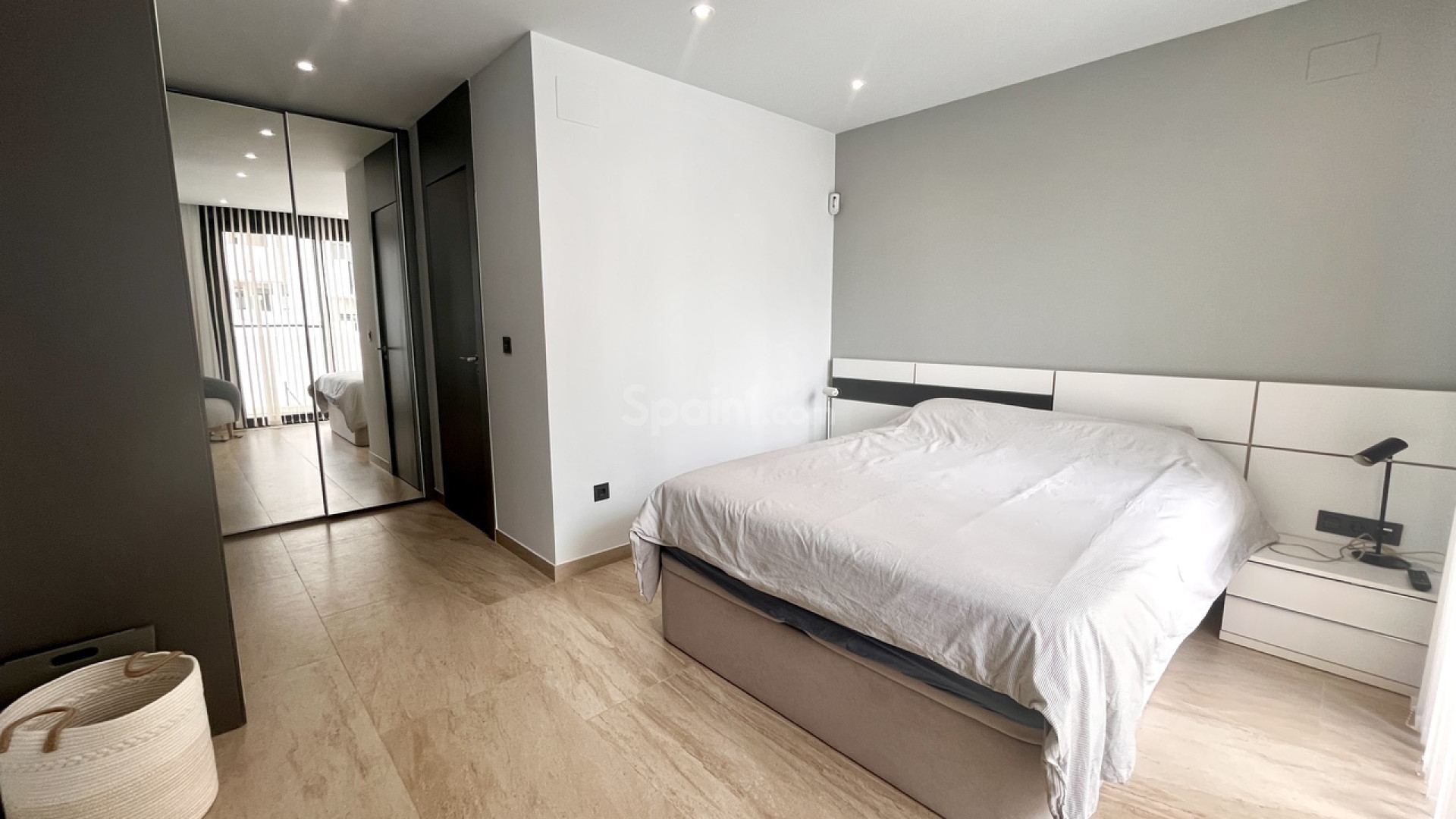 Resale - Villa -
Campoamor R-5