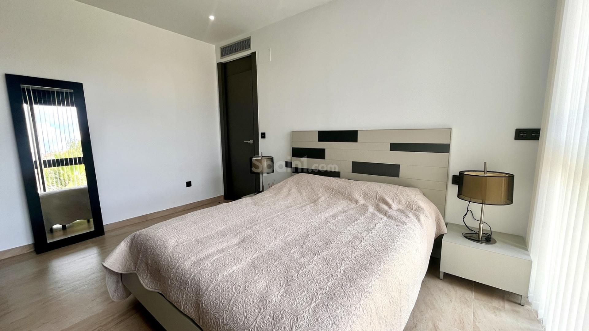 Resale - Villa -
Campoamor R-5