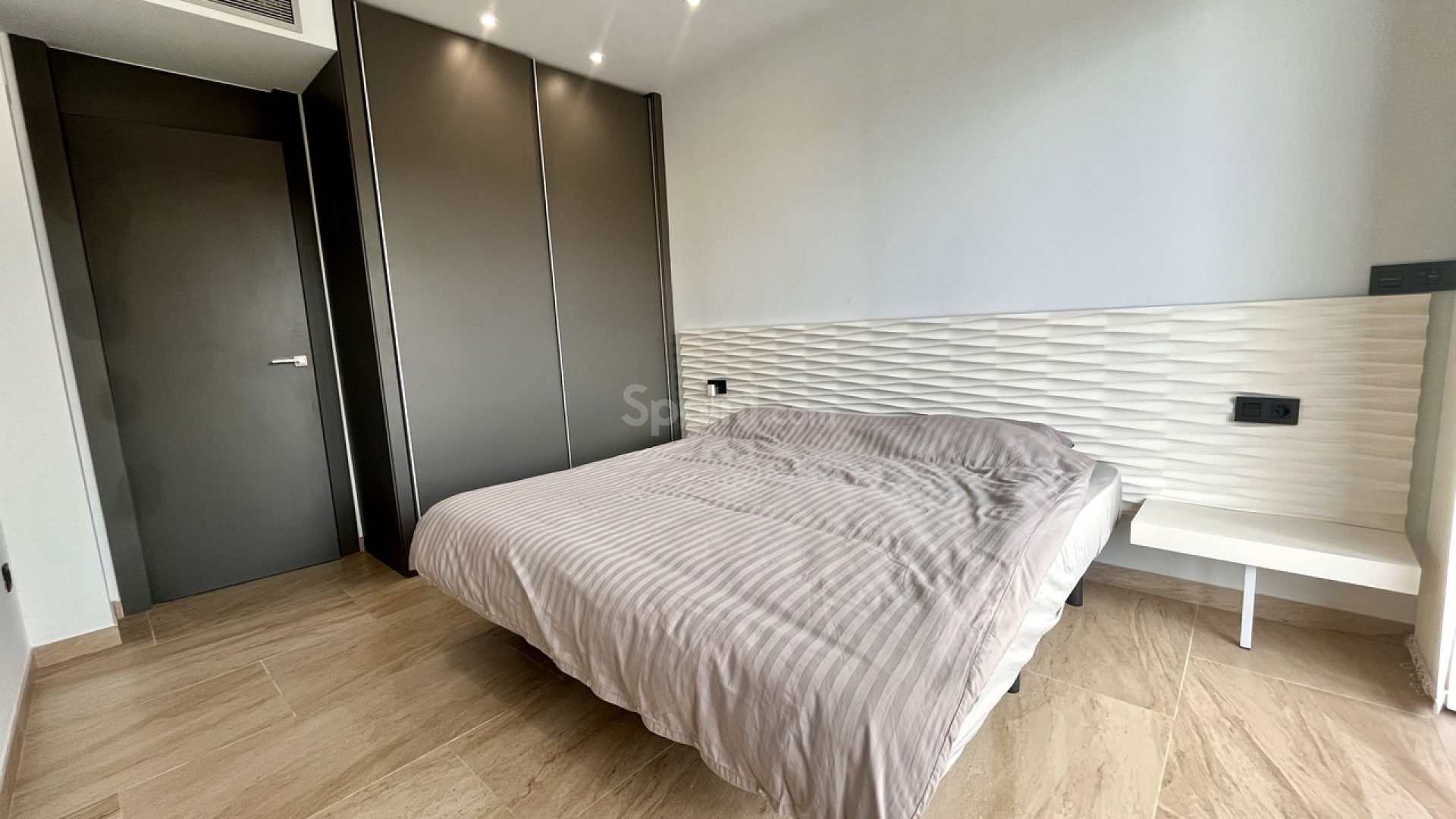 Resale - Villa -
Campoamor R-5