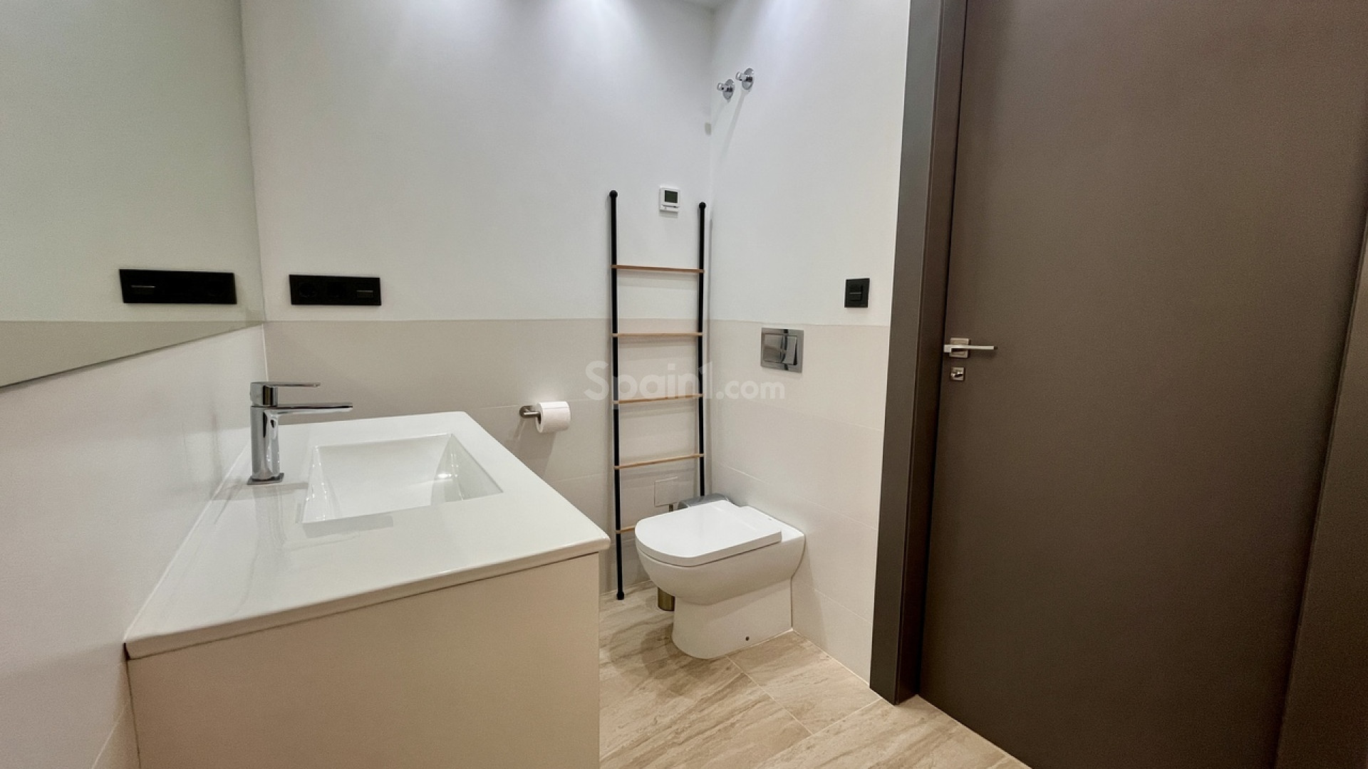 Resale - Villa -
Campoamor R-5