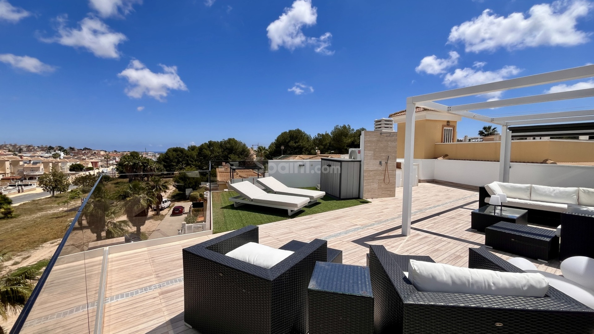 Resale - Villa -
Campoamor R-5