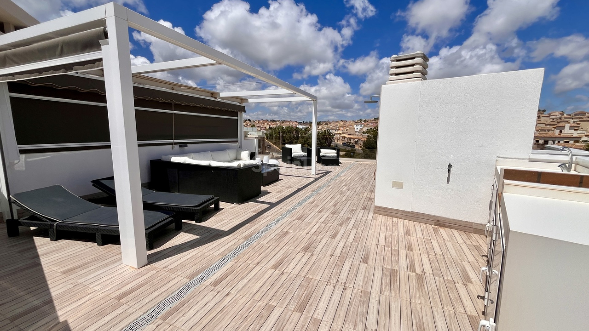 Resale - Villa -
Campoamor R-5