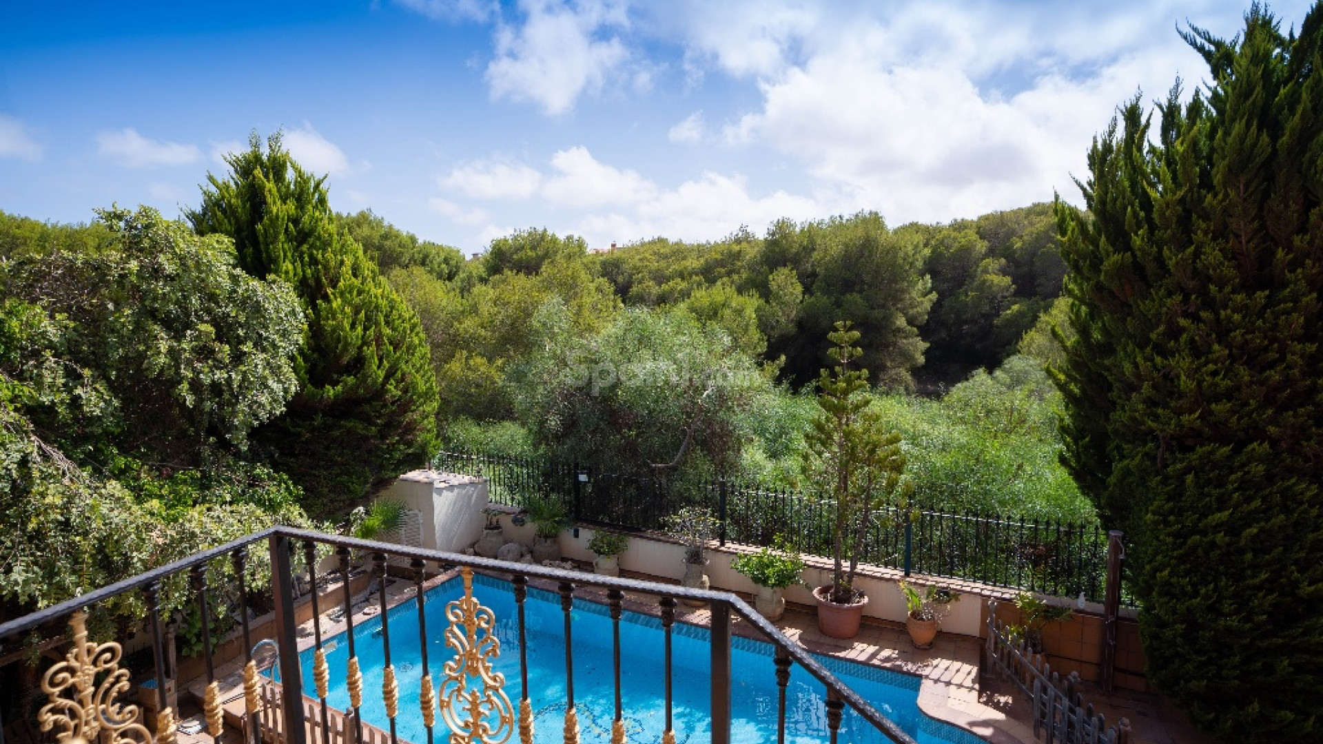 Resale - Villa -
Campoamor