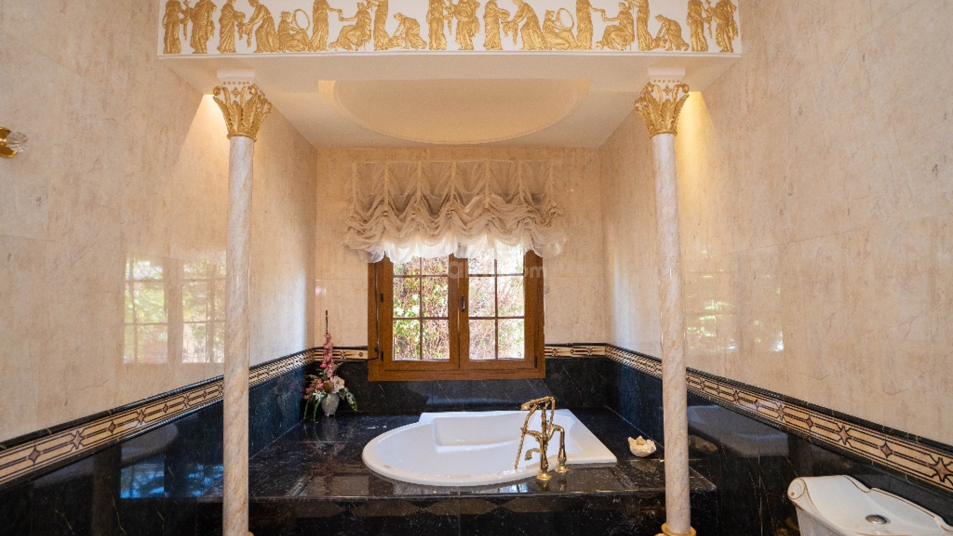 Resale - Villa -
Campoamor