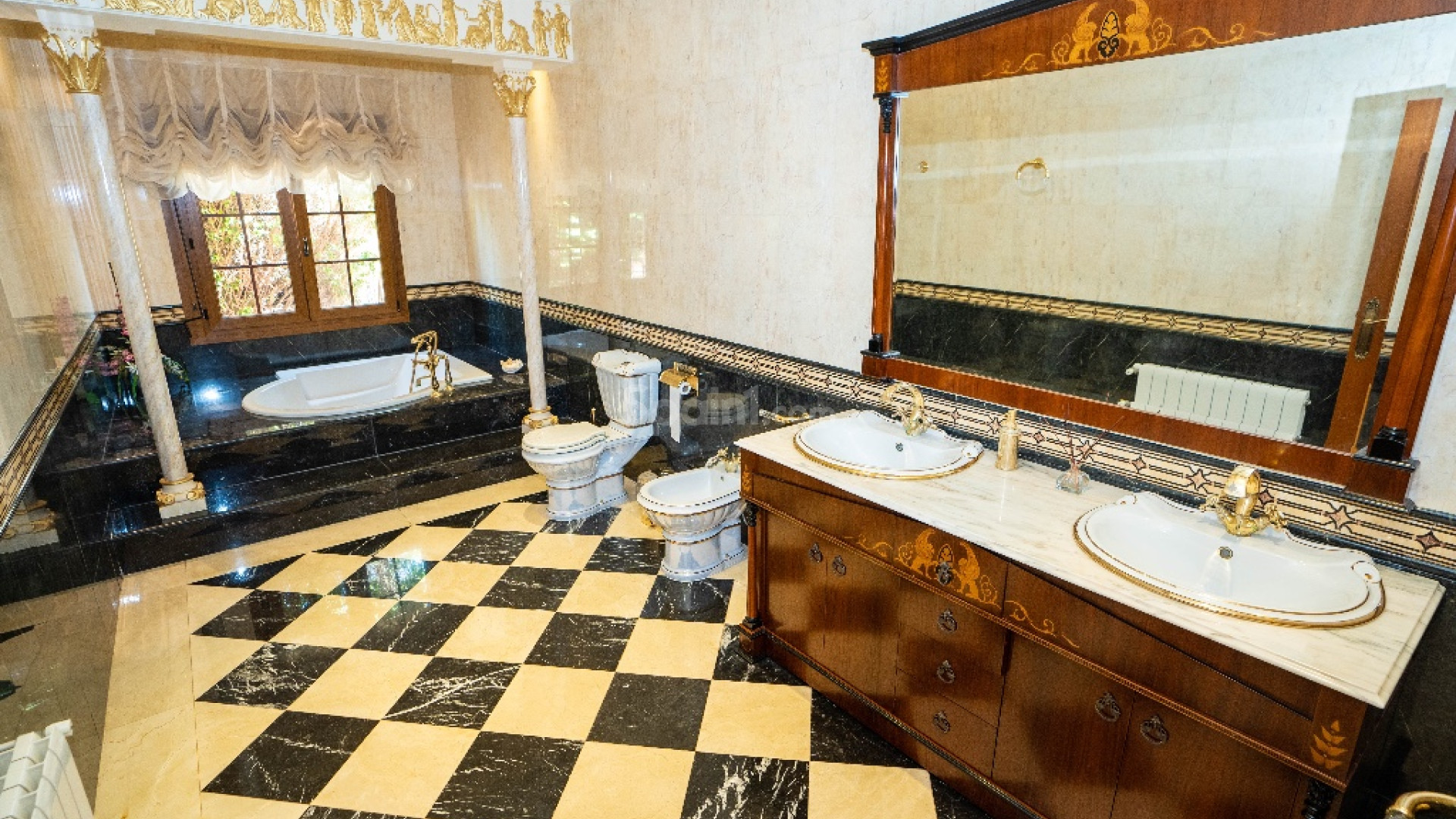 Resale - Villa -
Campoamor