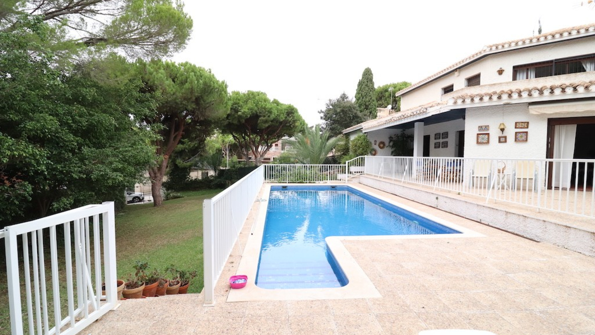 Resale - Villa -
Campoamor