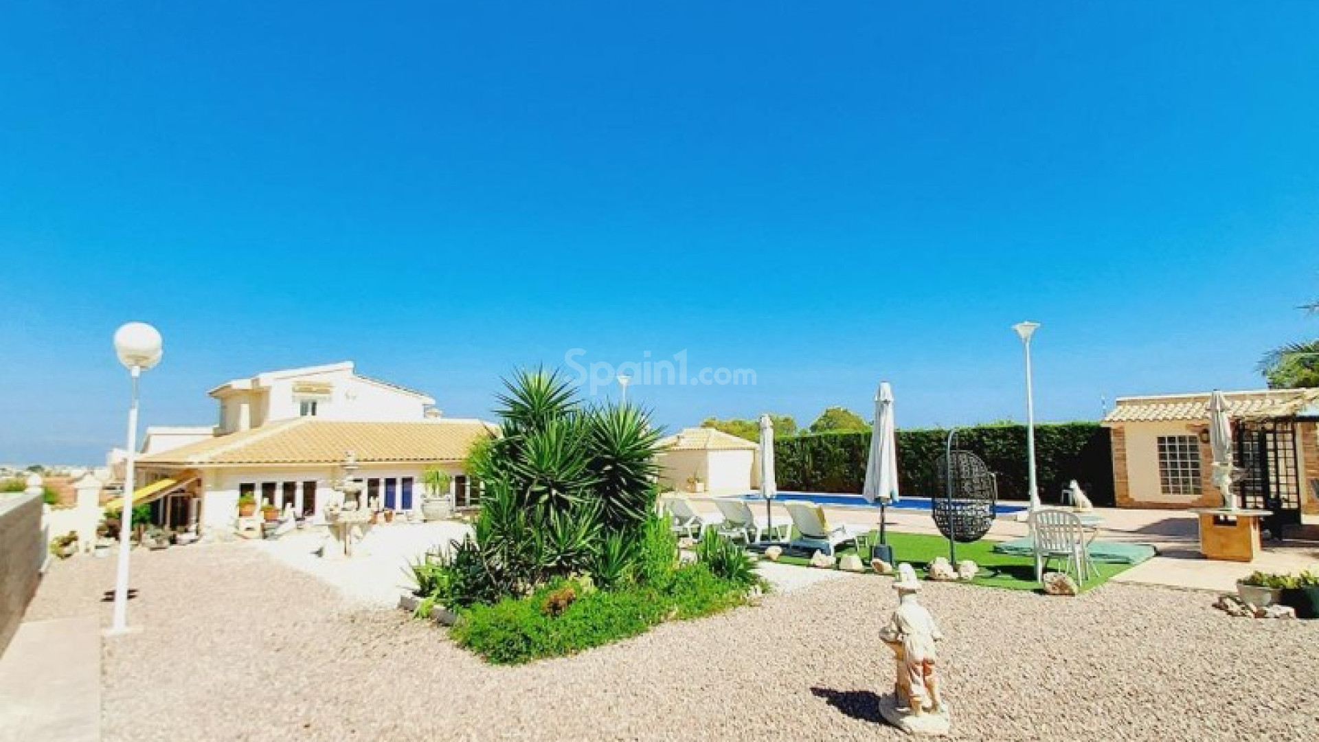 Resale - Villa -
Campoamor