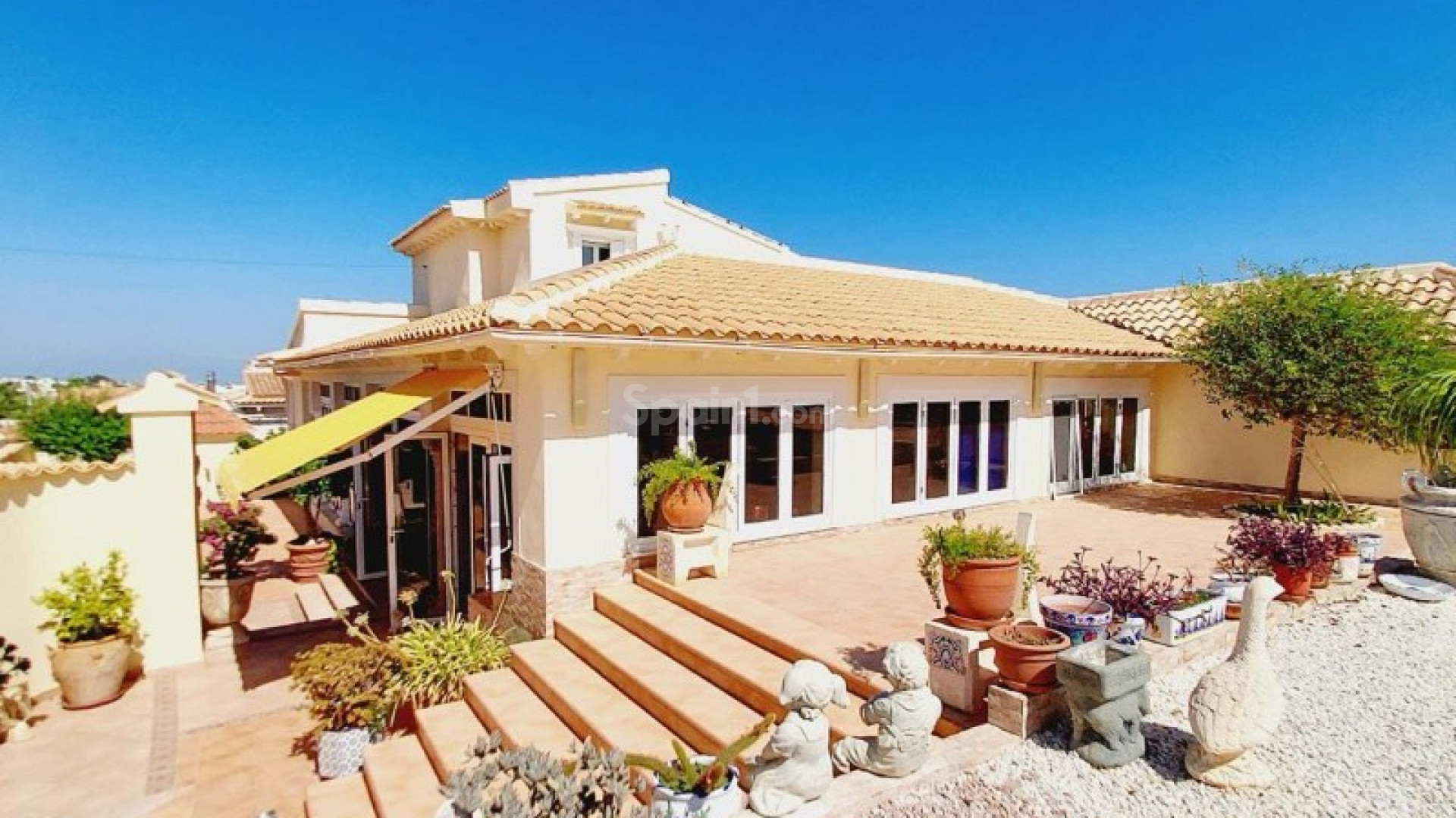 Resale - Villa -
Campoamor