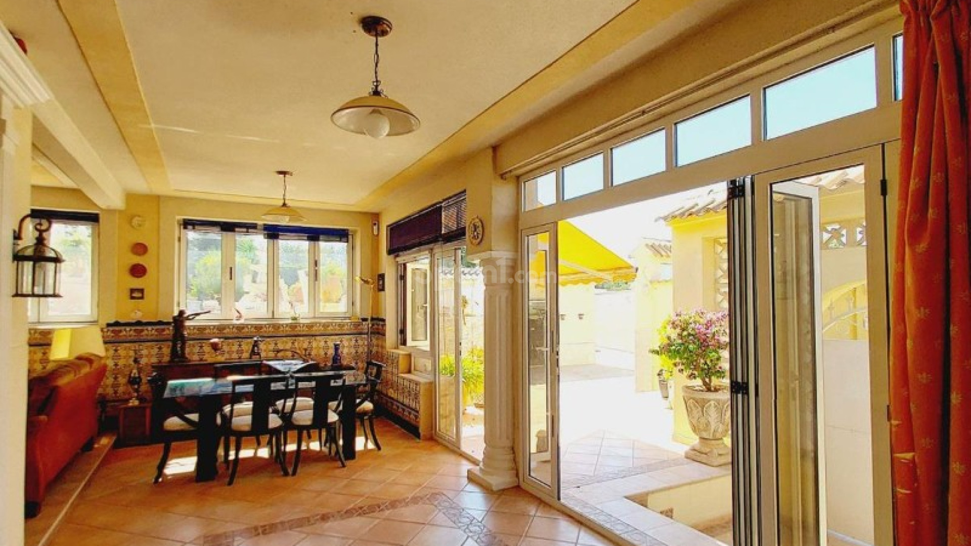 Resale - Villa -
Campoamor