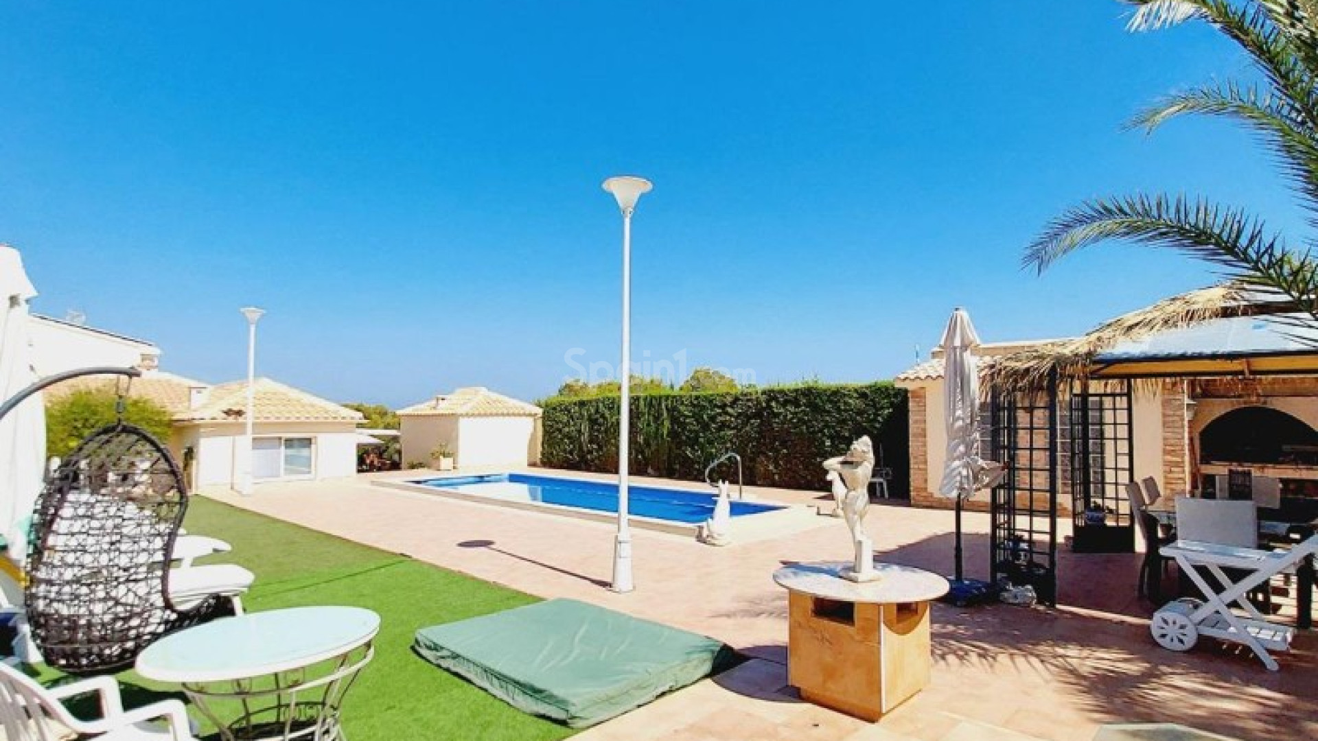 Resale - Villa -
Campoamor