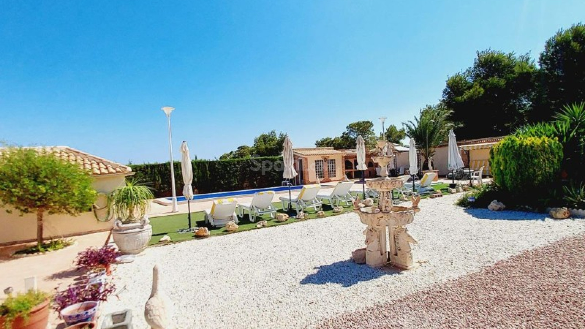 Resale - Villa -
Campoamor