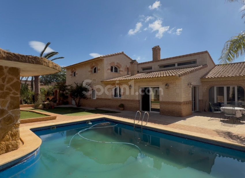 Resale - Villa -
Cartagena - Costa Blanca Sur
