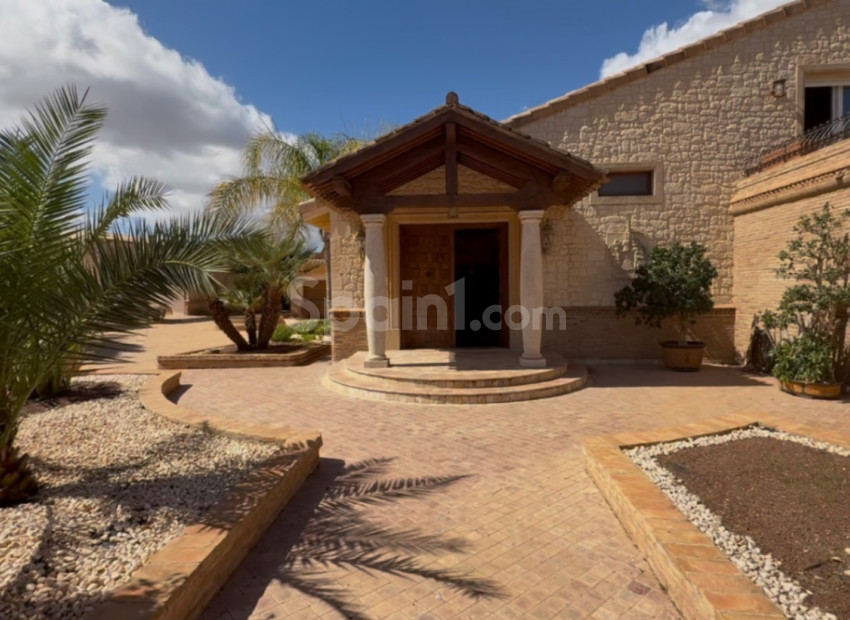 Resale - Villa -
Cartagena - Costa Blanca Sur