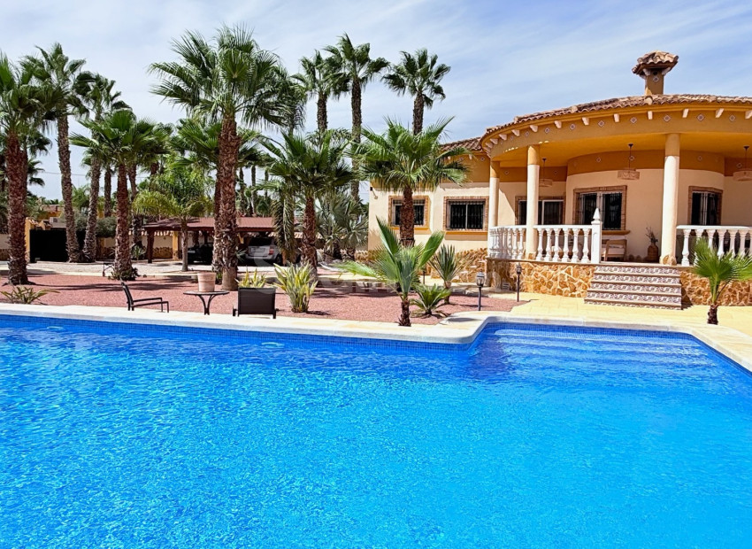 Resale - Villa -
CATRAL - Catral