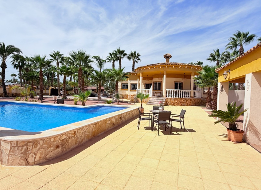Resale - Villa -
CATRAL - Catral