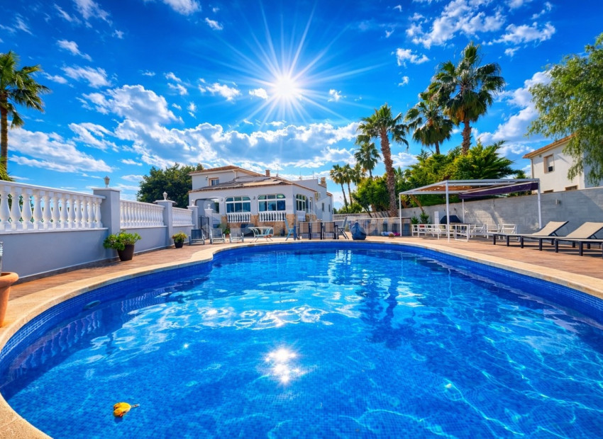 Resale - Villa -
Catral