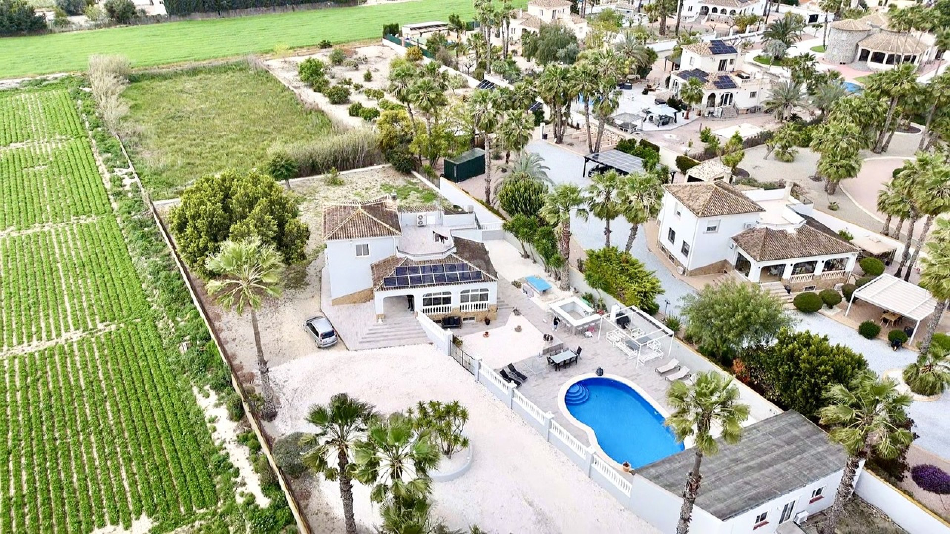 Resale - Villa -
Catral