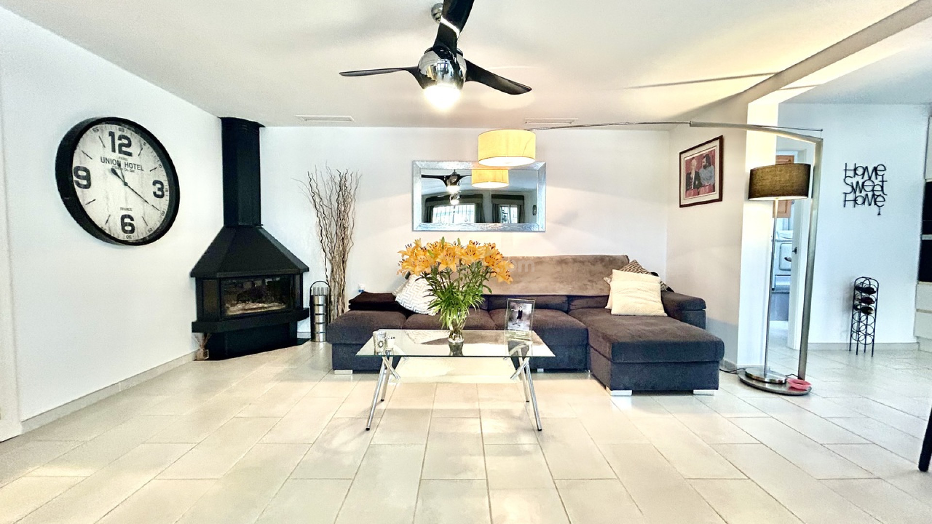 Resale - Villa -
Catral