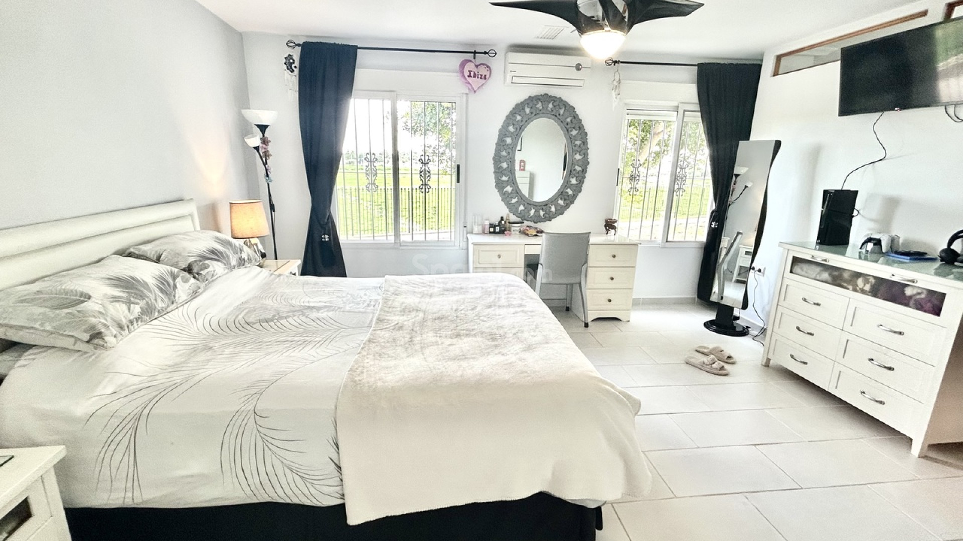 Resale - Villa -
Catral