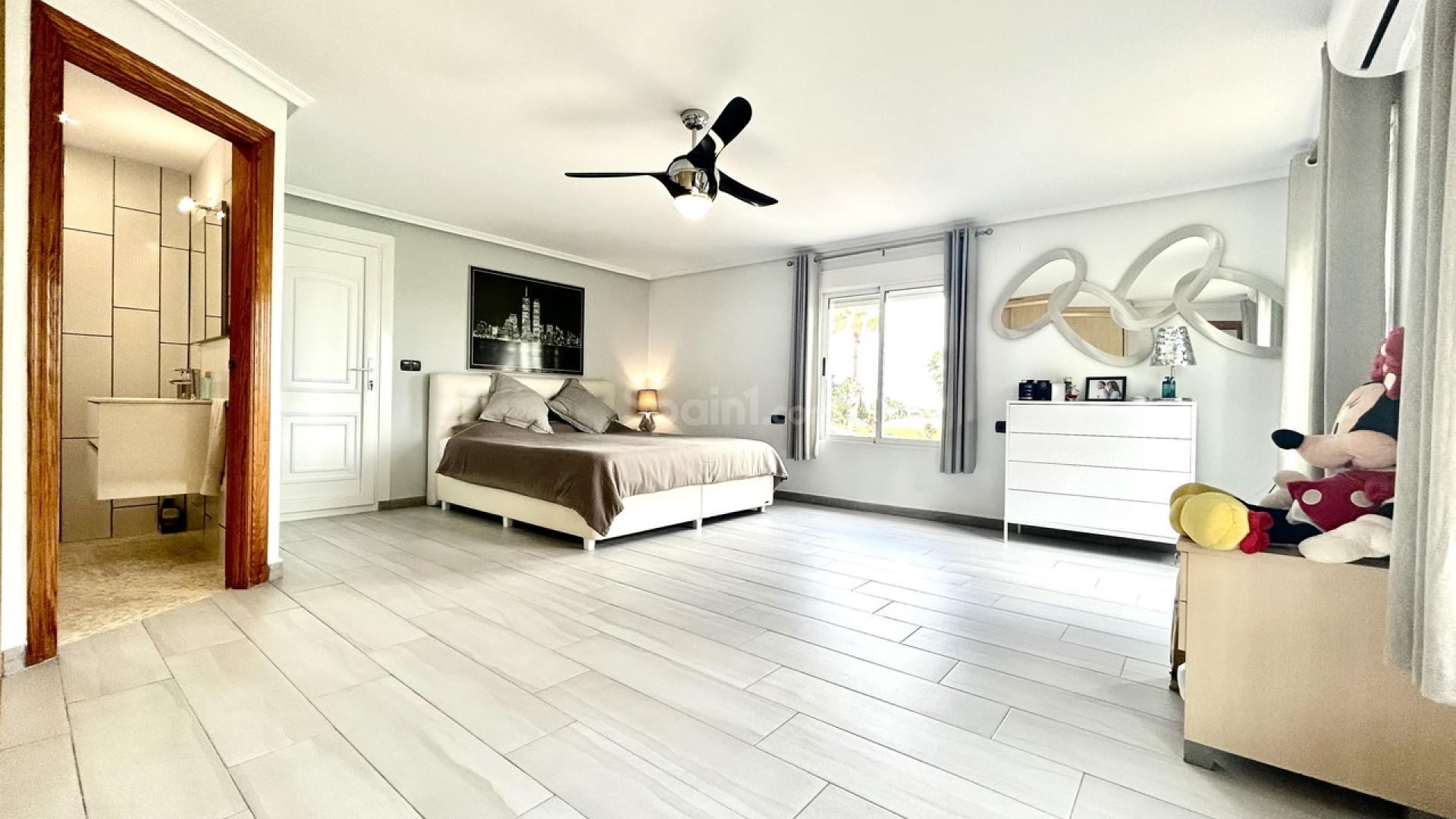 Resale - Villa -
Catral